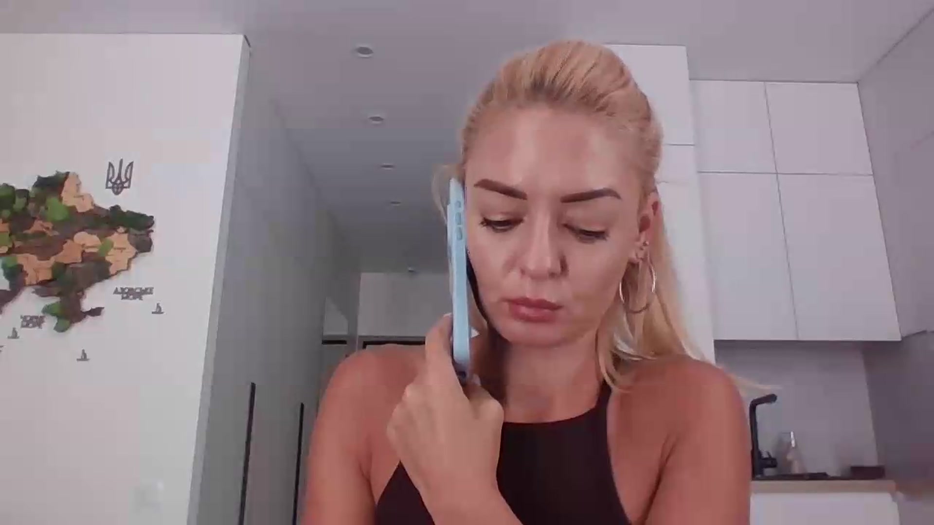 Gallery image thumbnail from AvelineGlow's myfreecams stream on, 08/17/2026, 13:56 image 10 of 20
