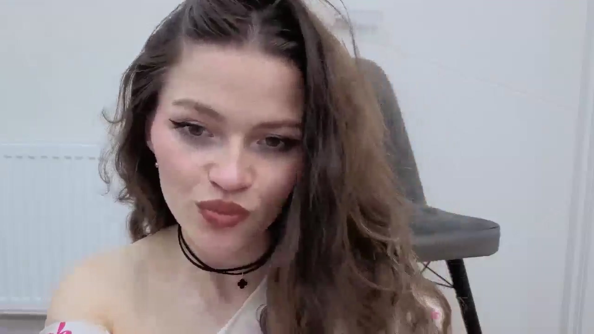 Gallery image thumbnail from Avelinehowo's myfreecams stream on, 03/26/2026, 20:10 image 9 of 20