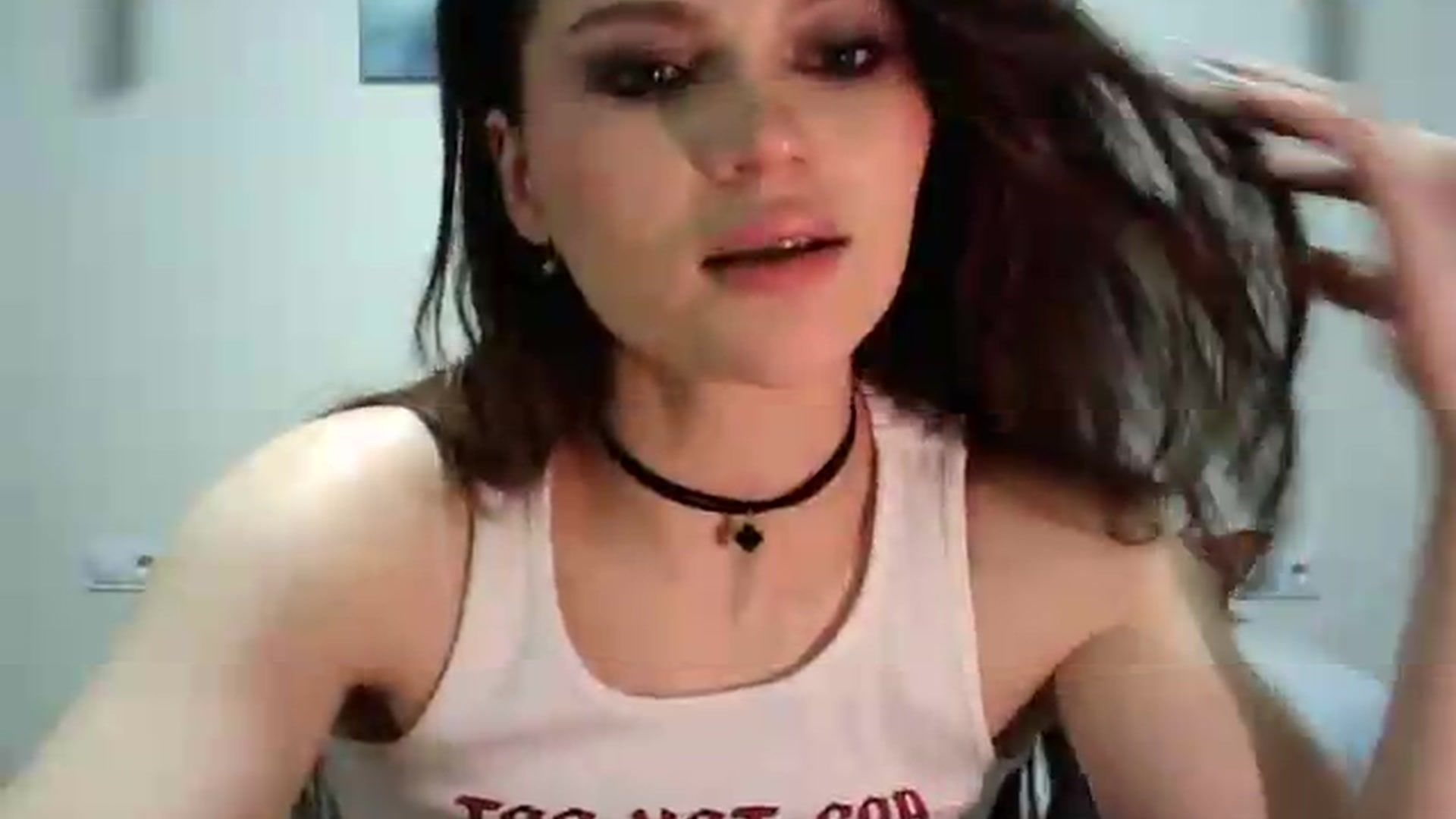 Gallery image thumbnail from Avelinehowo's myfreecams stream on, 05/15/2026, 20:08 image 11 of 20