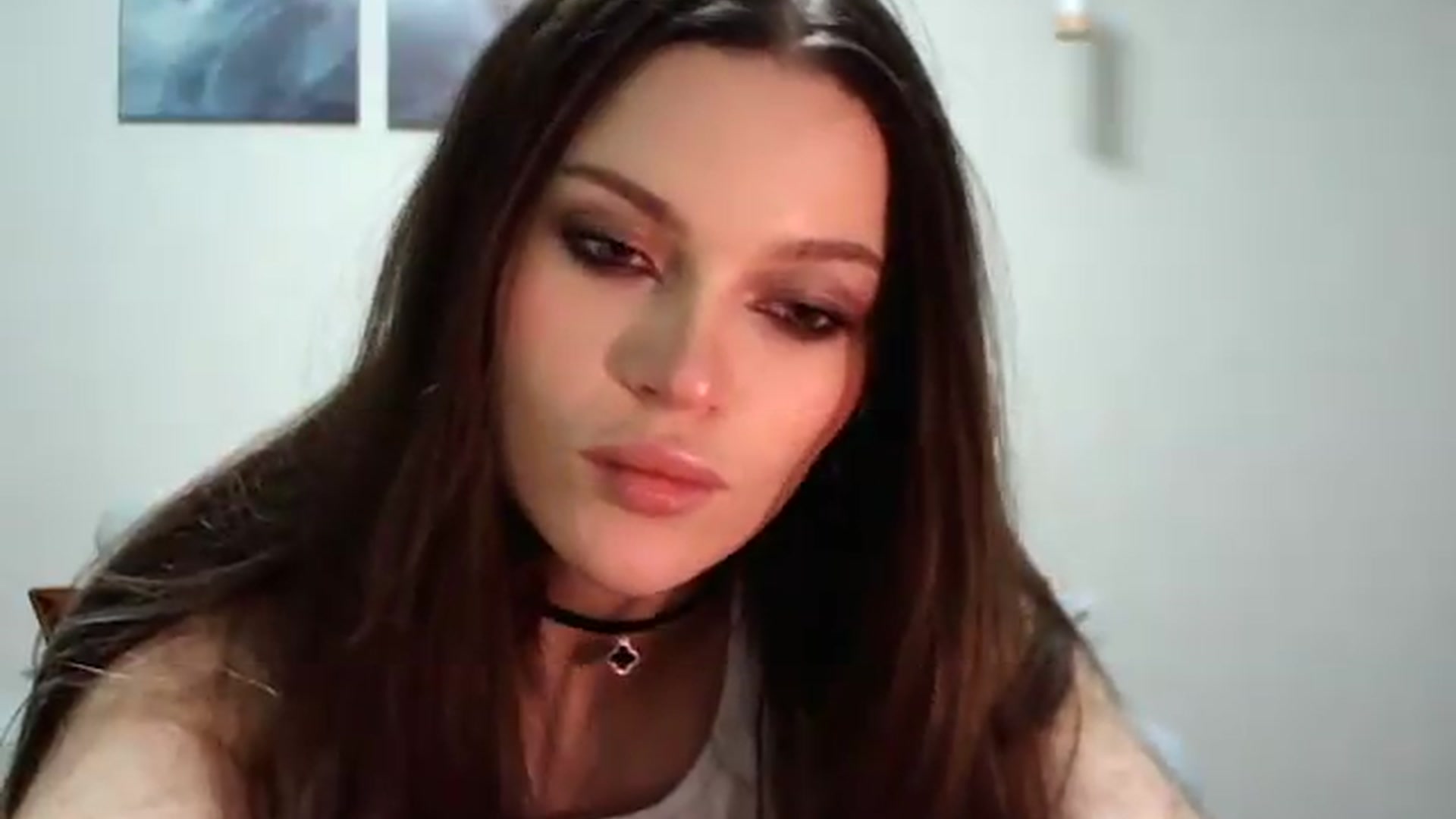 Gallery image thumbnail from Avelinehowo's myfreecams stream on, 05/15/2026, 20:08 image 5 of 20
