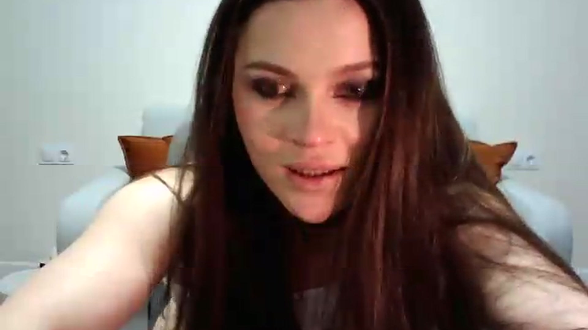 Gallery image thumbnail from Avelinehowo's myfreecams stream on, 05/15/2026, 20:08 image 14 of 20