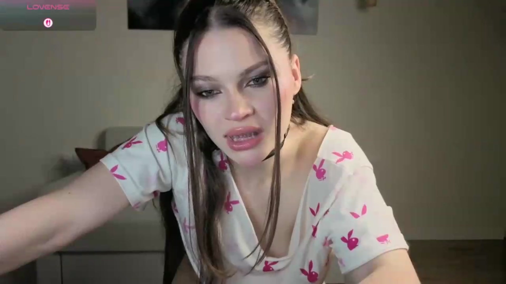 Gallery image thumbnail from Avelinehowo's myfreecams stream on, 05/27/2026, 20:05 image 5 of 20