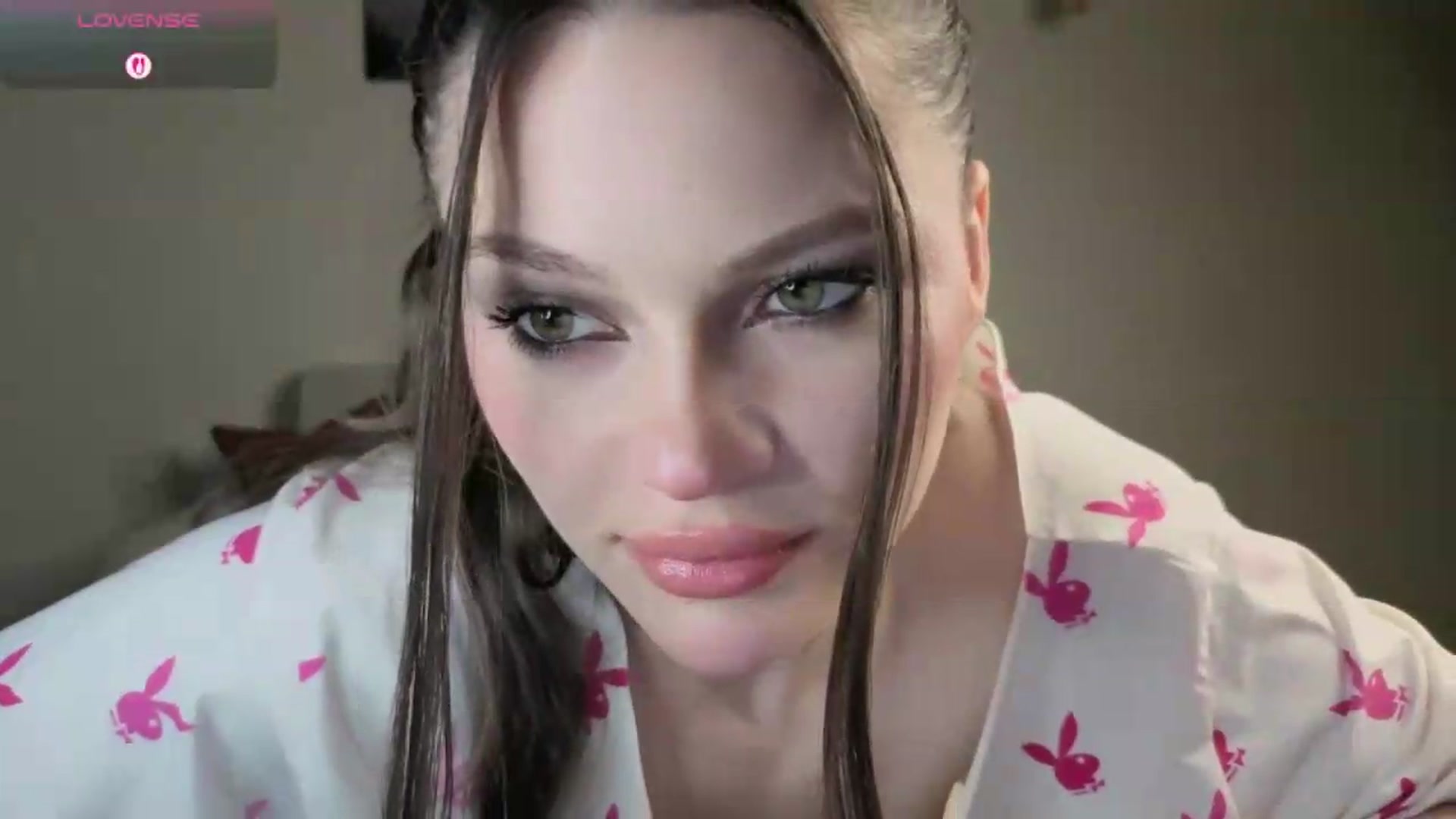 Gallery image thumbnail from Avelinehowo's myfreecams stream on, 05/27/2026, 20:05 image 4 of 20
