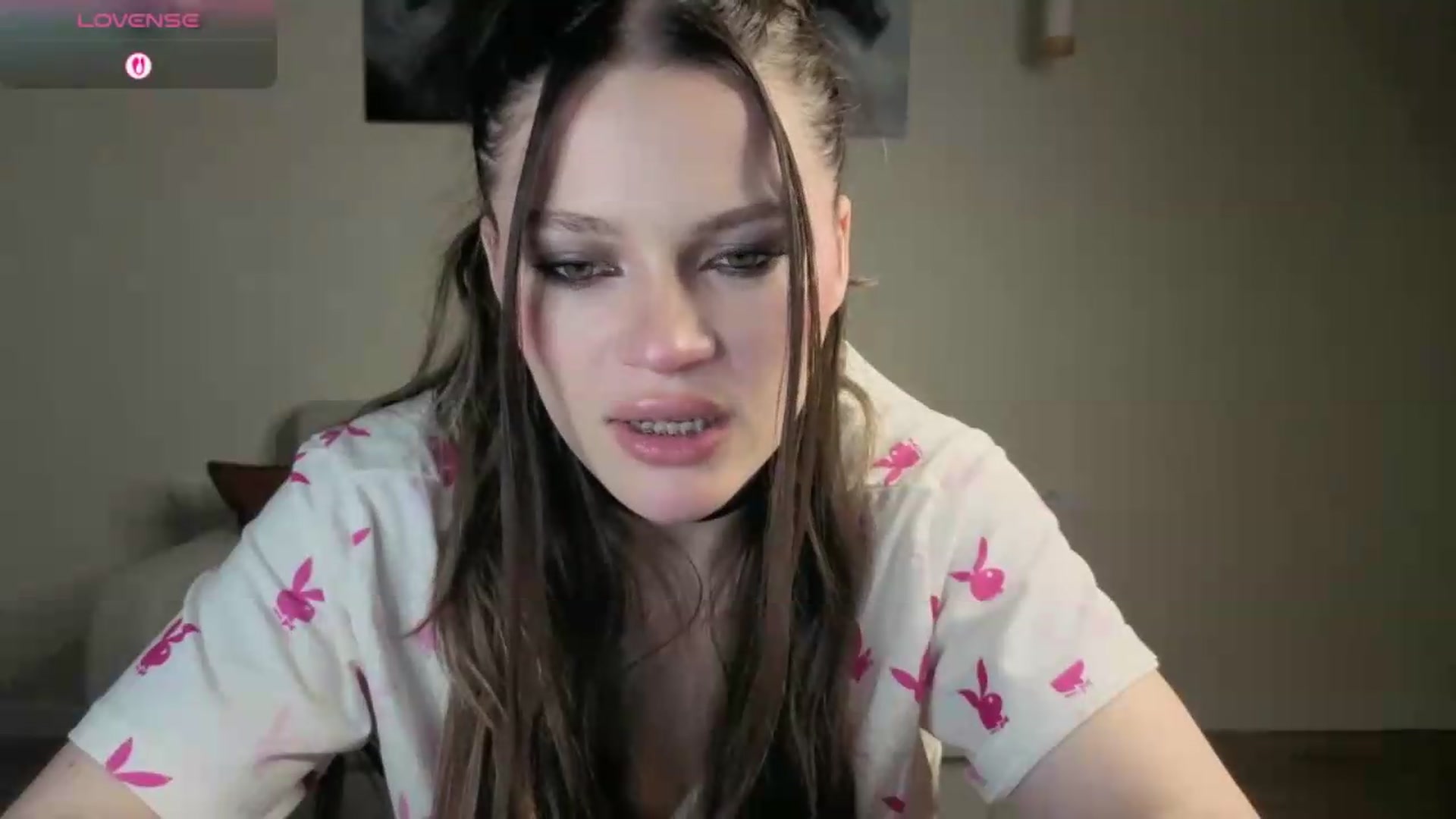 Gallery image thumbnail from Avelinehowo's myfreecams stream on, 05/27/2026, 20:05 image 12 of 20