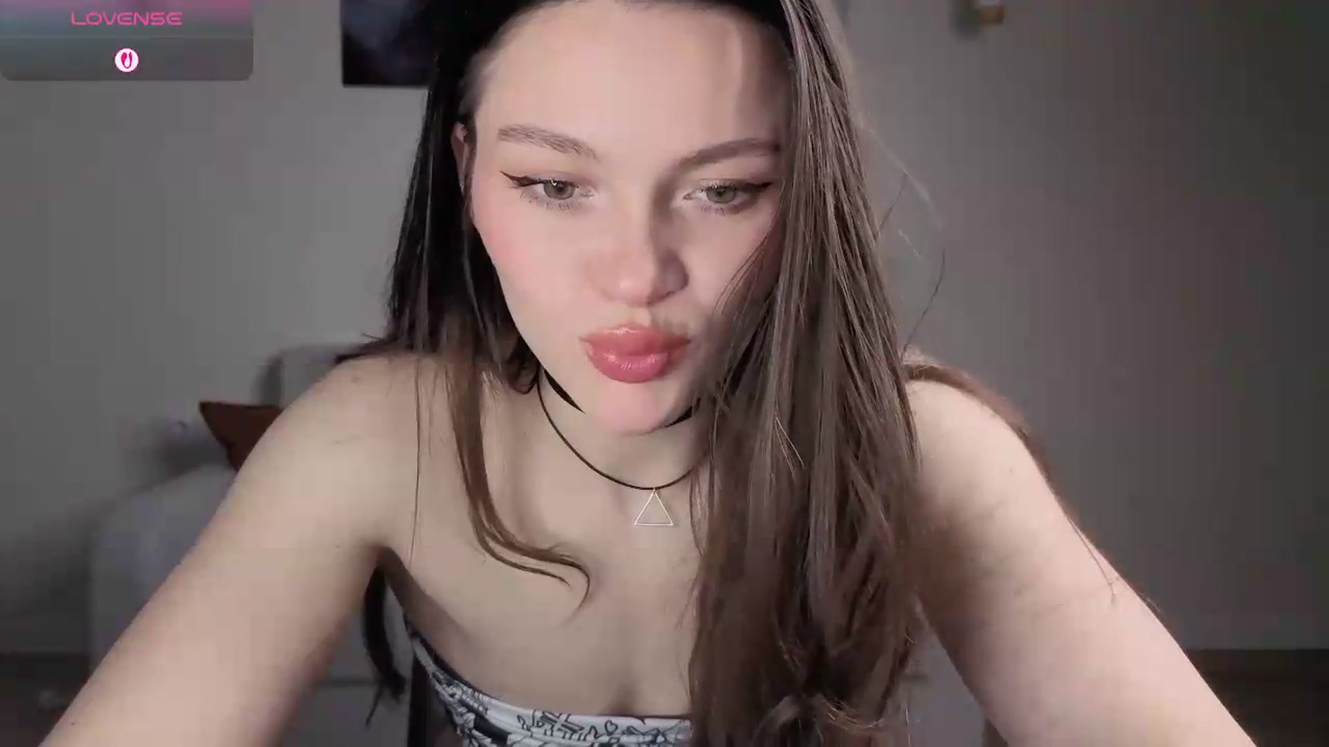 Gallery image thumbnail from Avelinehowo's myfreecams stream on, 05/28/2026, 18:47 image 17 of 20