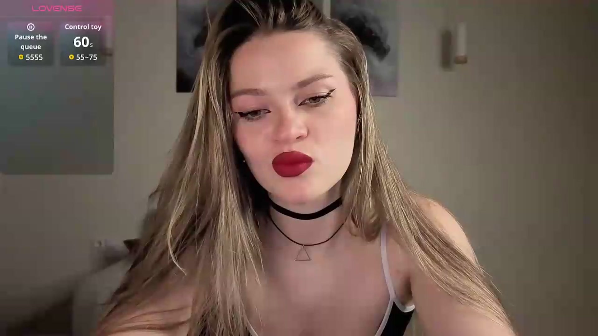 Gallery image thumbnail from Avelinehowo's myfreecams stream on, 08/01/2026, 19:57 image 10 of 20
