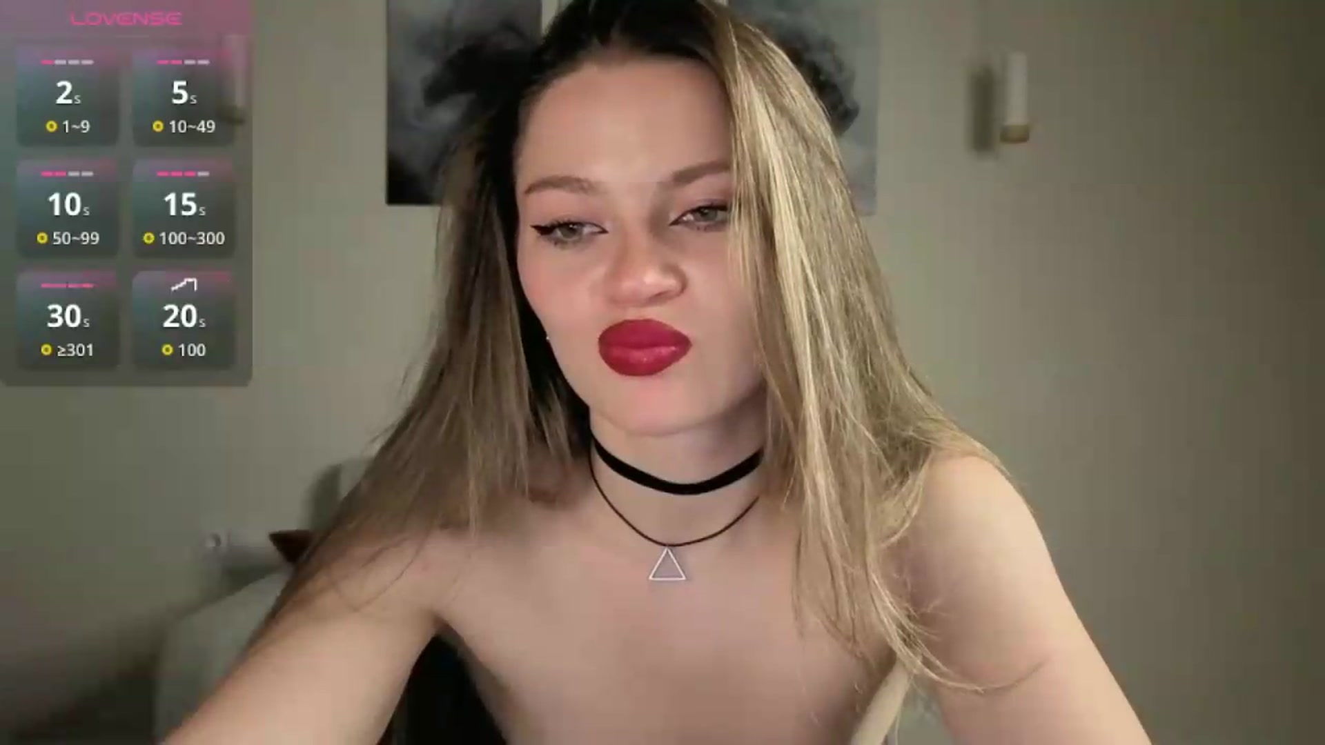 Gallery image thumbnail from Avelinehowo's myfreecams stream on, 08/01/2026, 21:00 image 14 of 20