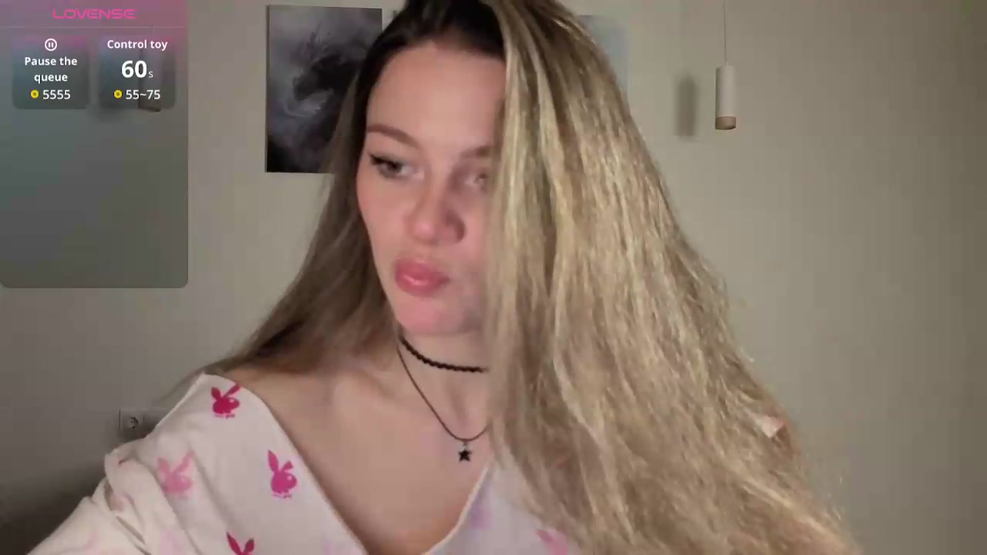 Gallery image thumbnail from Avelinehowo's myfreecams stream on, 08/10/2026, 19:05 image 17 of 20