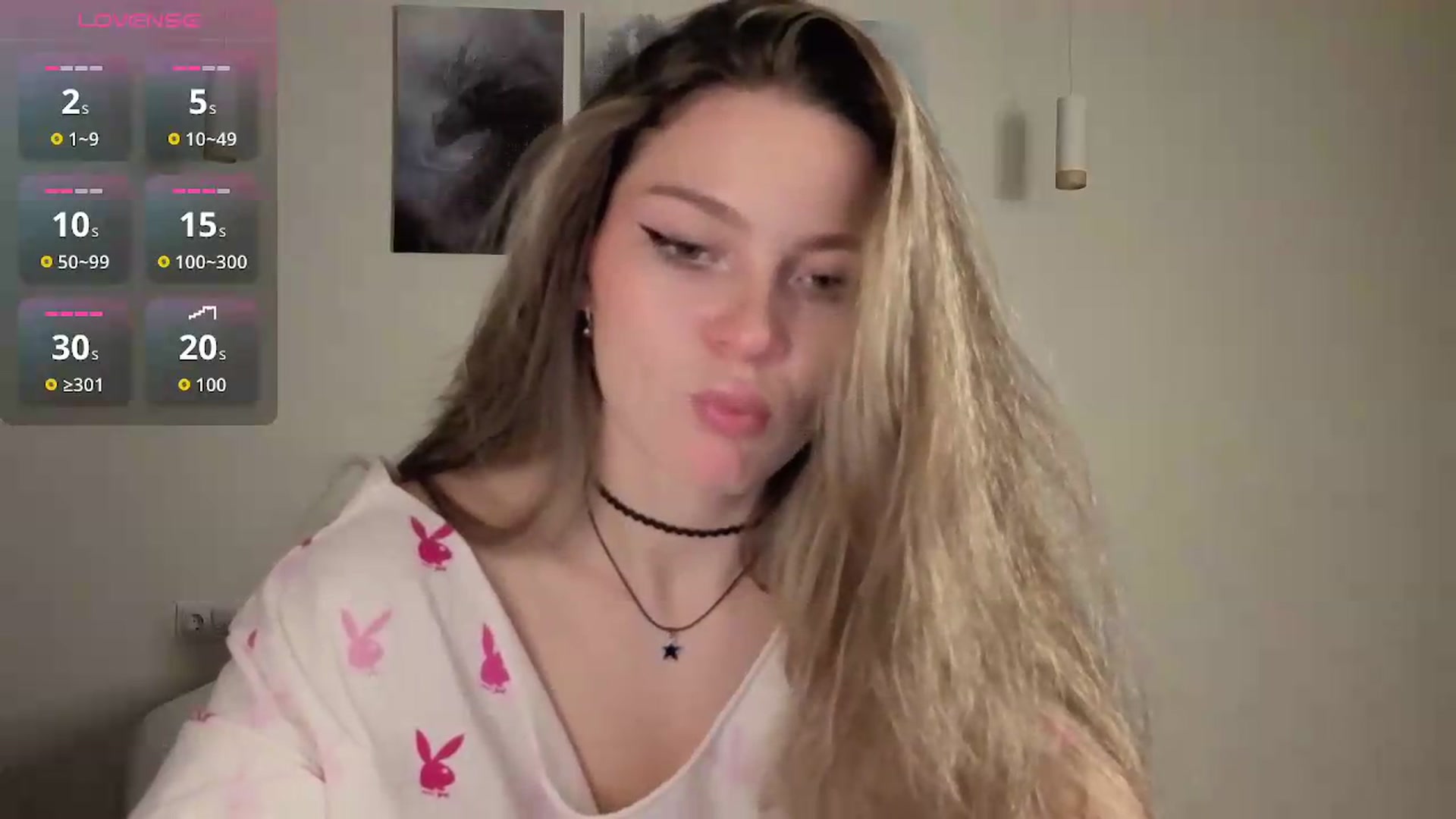 Gallery image thumbnail from Avelinehowo's myfreecams stream on, 08/10/2026, 19:05 image 12 of 20