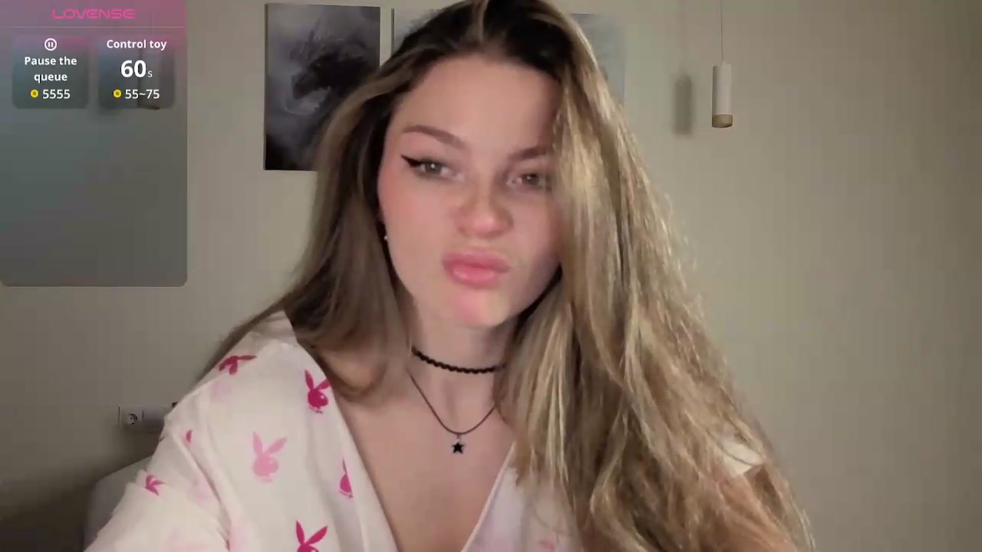 Gallery image thumbnail from Avelinehowo's myfreecams stream on, 08/10/2026, 19:05 image 14 of 20