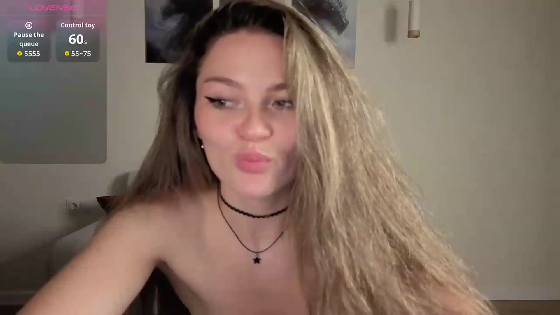 Gallery image thumbnail from Avelinehowo's myfreecams stream on, 08/10/2026, 21:08 image 4 of 20