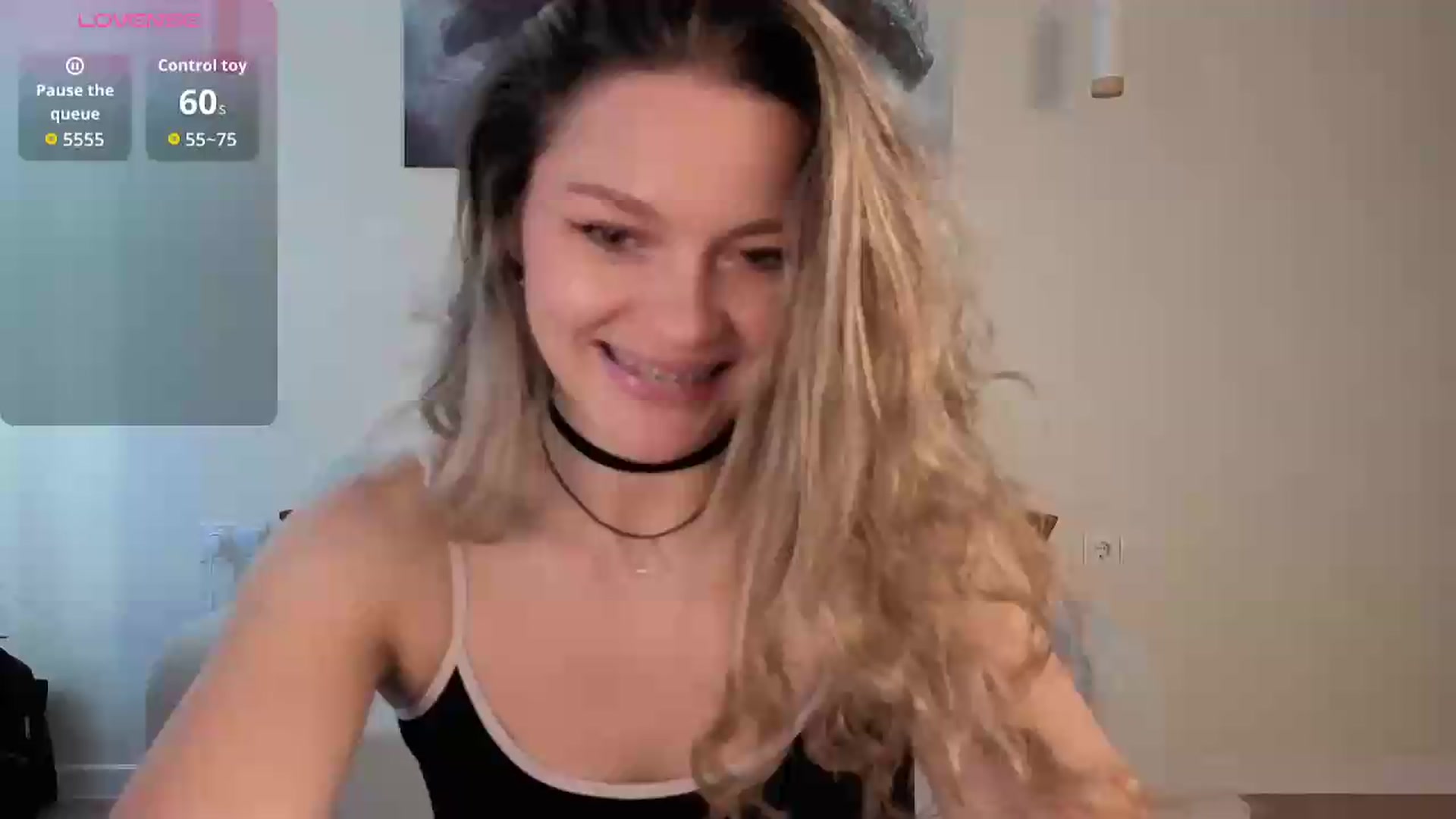 Gallery image thumbnail from Avelinehowo's myfreecams stream on, 08/22/2026, 14:17 image 11 of 20