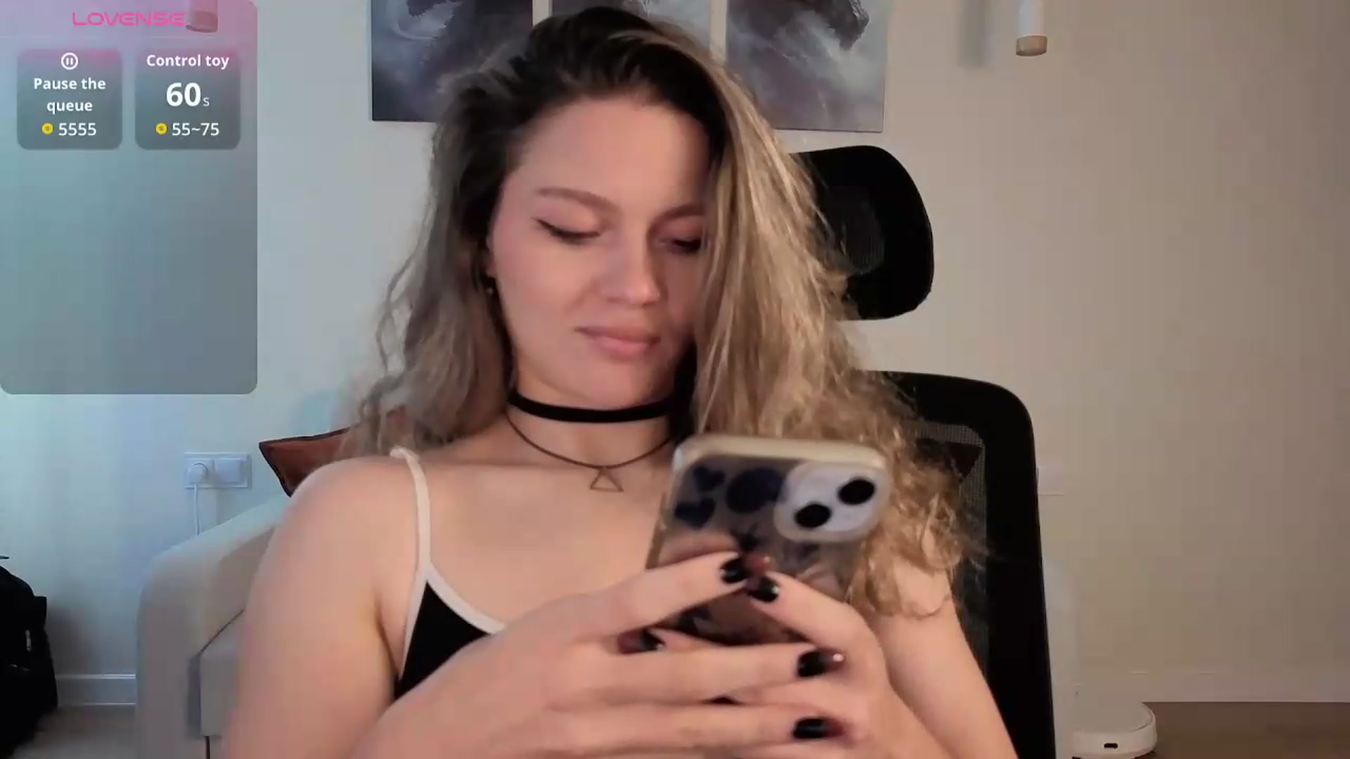Gallery image thumbnail from Avelinehowo's myfreecams stream on, 08/22/2026, 14:17 image 12 of 20