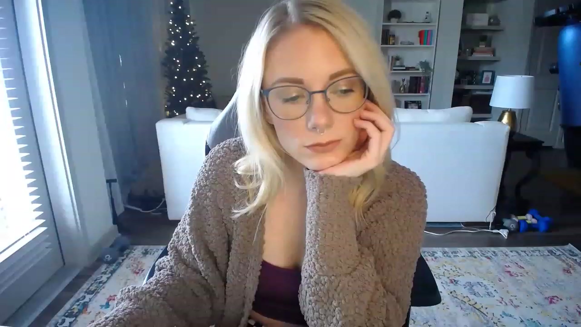 Gallery image thumbnail from AveryLayne_'s myfreecams stream on, 11/20/2022, 21:18 image 16 of 20