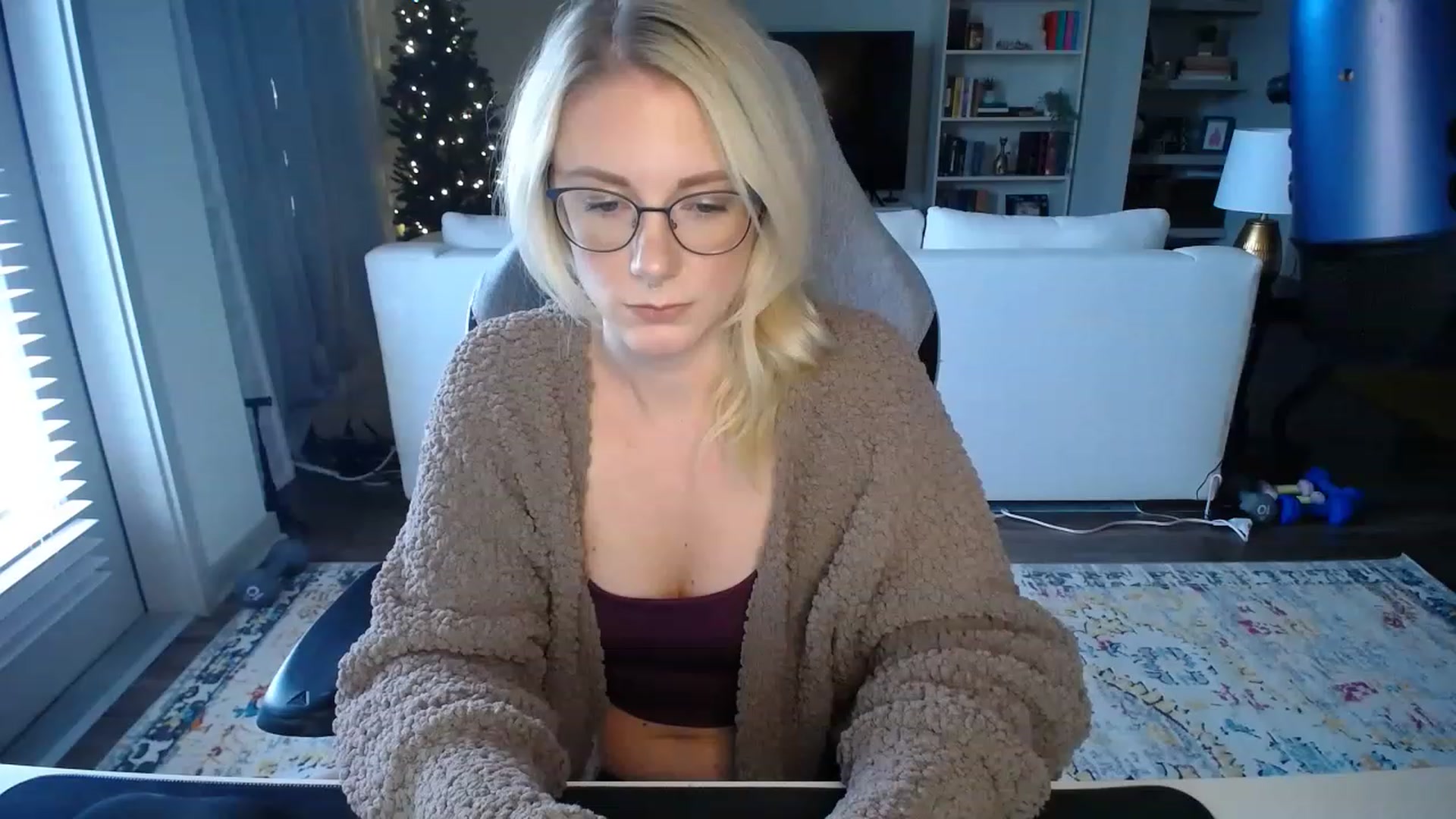 Gallery image thumbnail from AveryLayne_'s myfreecams stream on, 11/20/2022, 22:27 image 9 of 20