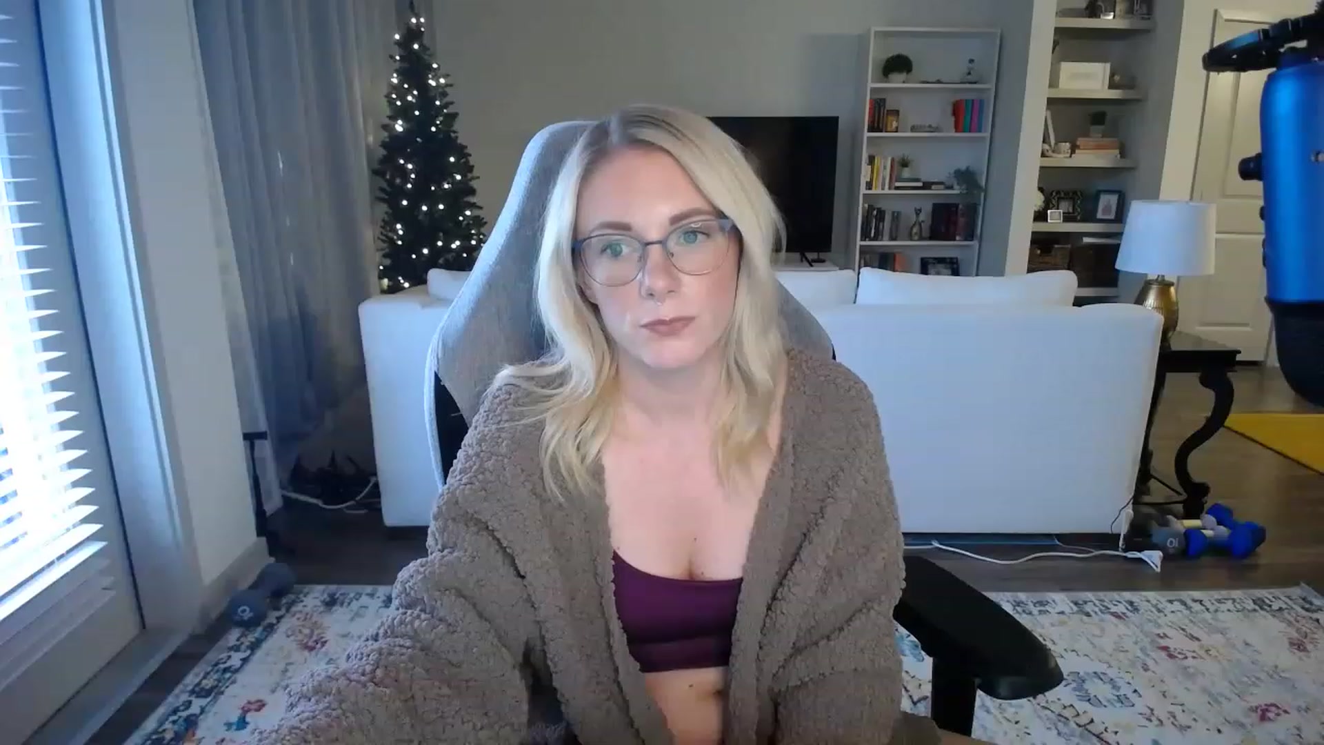 Gallery image thumbnail from AveryLayne_'s myfreecams stream on, 11/20/2022, 22:27 image 16 of 20