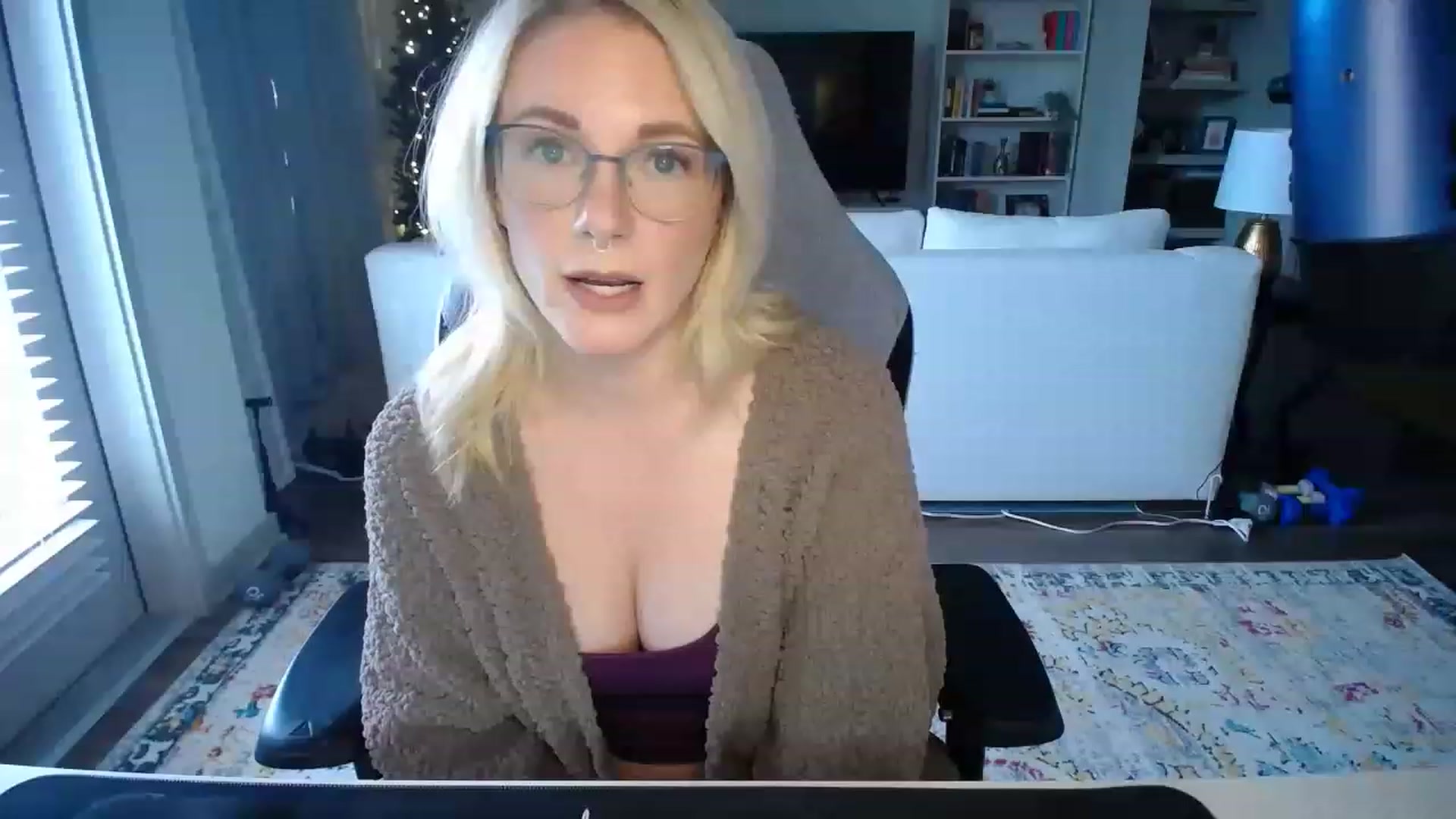 Gallery image thumbnail from AveryLayne_'s myfreecams stream on, 11/20/2022, 22:27 image 7 of 20