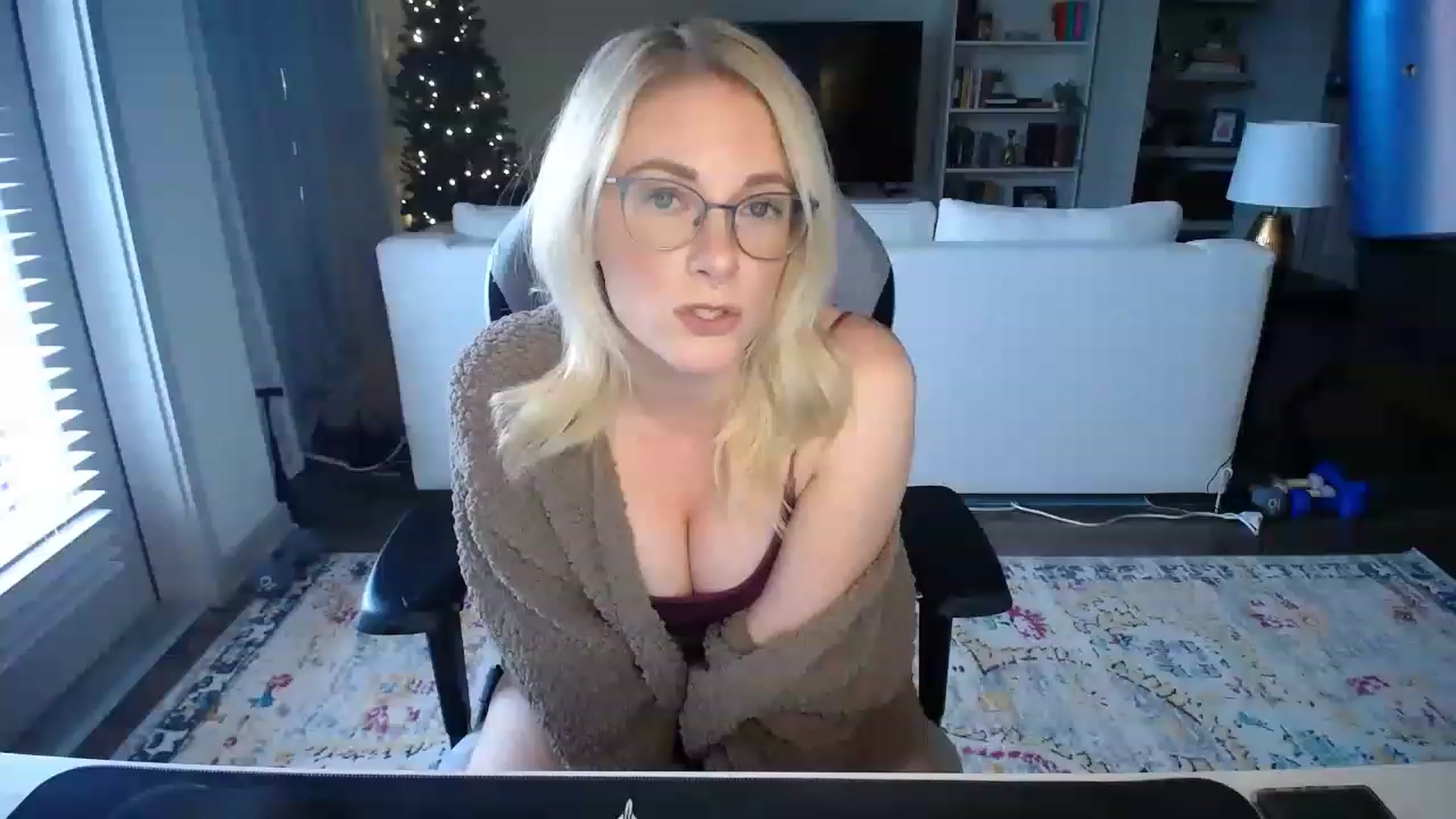 Gallery image thumbnail from AveryLayne_'s myfreecams stream on, 11/20/2022, 22:27 image 12 of 20