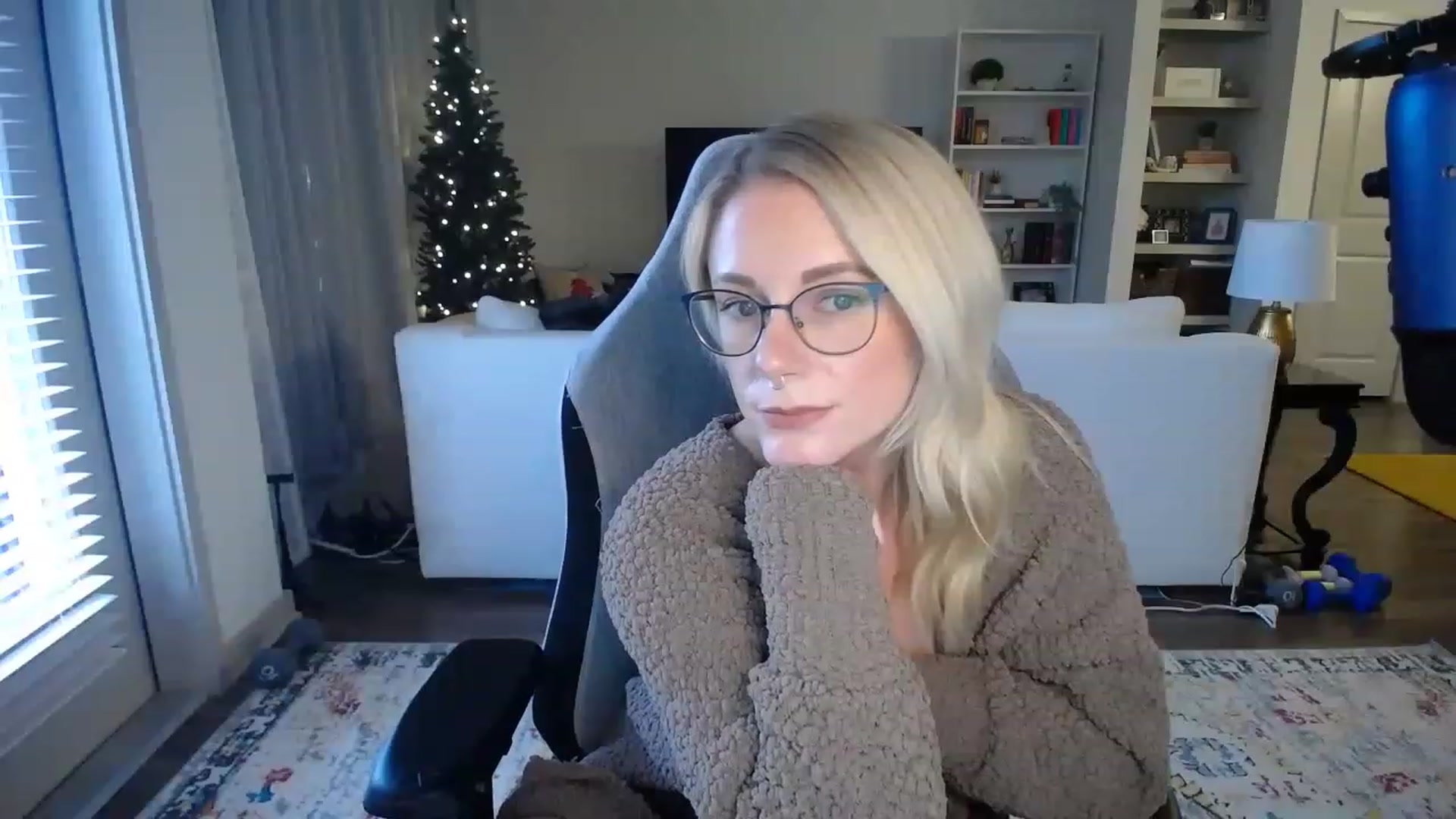 Gallery image thumbnail from AveryLayne_'s myfreecams stream on, 11/20/2022, 22:27 image 19 of 20