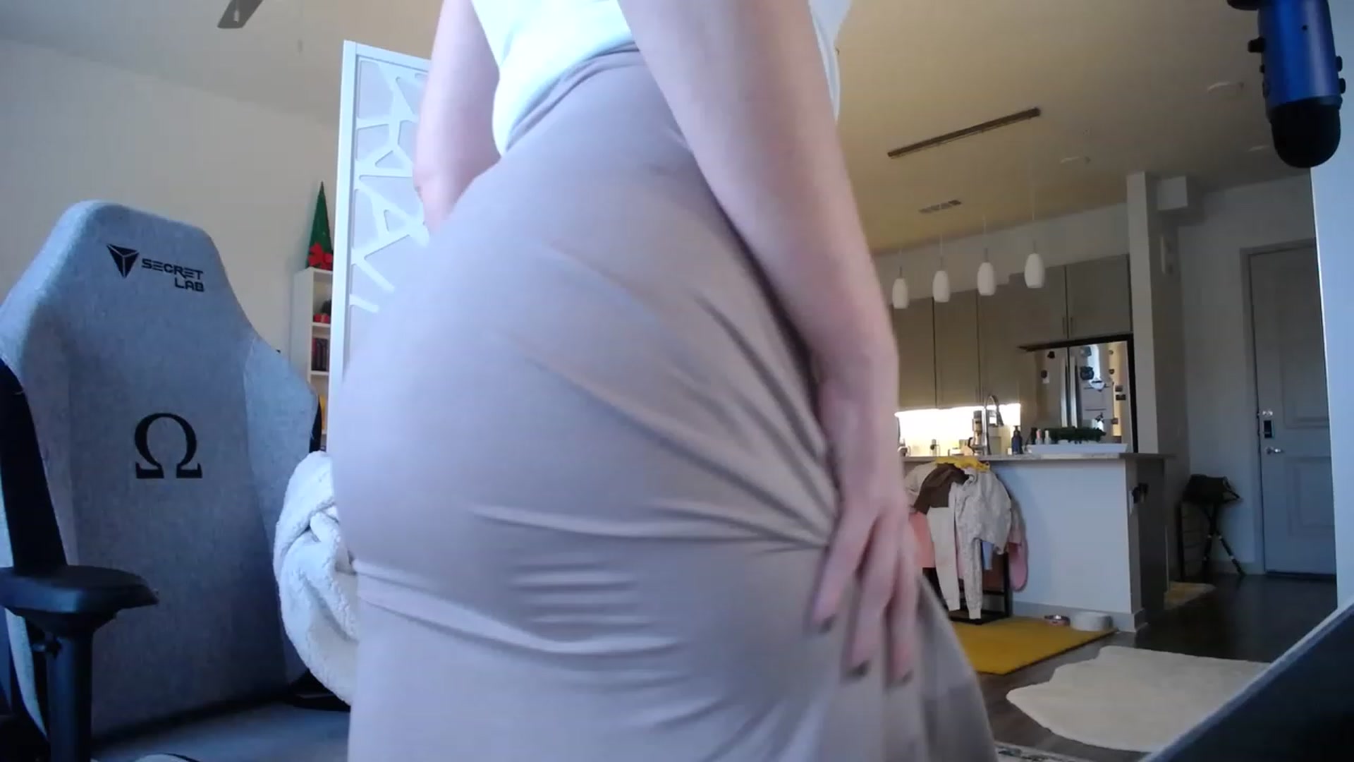 Gallery image thumbnail from AveryLayne_'s myfreecams stream on, 12/04/2022, 23:27 image 4 of 20