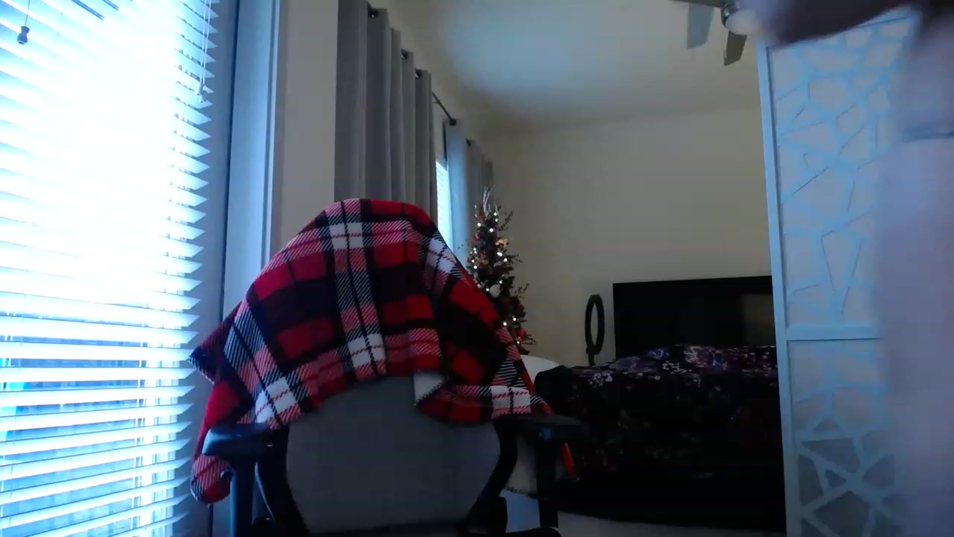 Gallery image thumbnail from AveryLayne_'s myfreecams stream on, 12/04/2022, 23:27 image 15 of 20