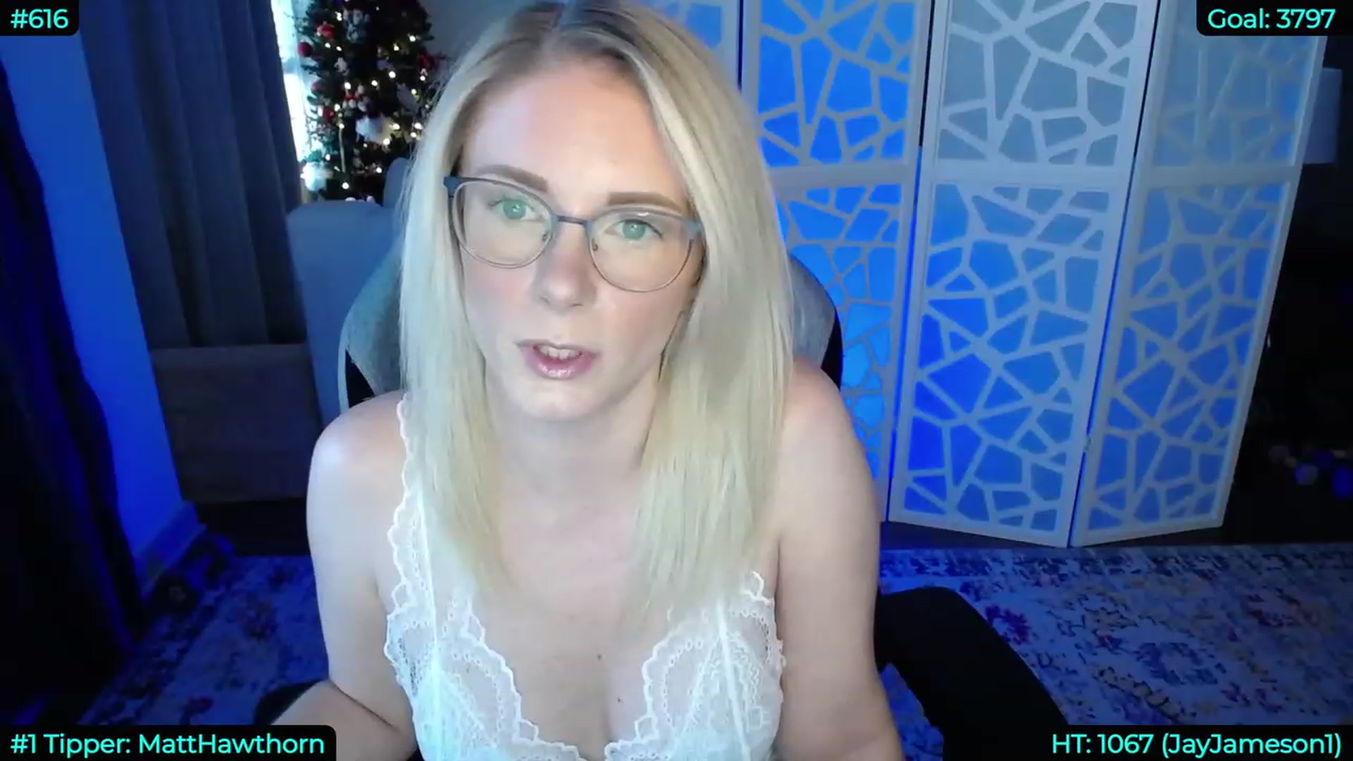 Gallery image thumbnail from AveryLayne_'s myfreecams stream on, 12/15/2022, 23:46 image 17 of 20