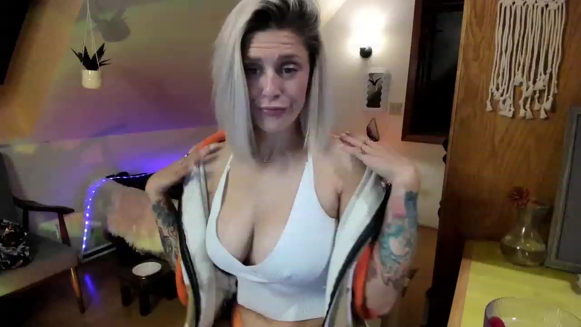 Gallery image thumbnail from Avery_Blake's myfreecams stream on, 07/24/2023, 06:04 image 18 of 20
