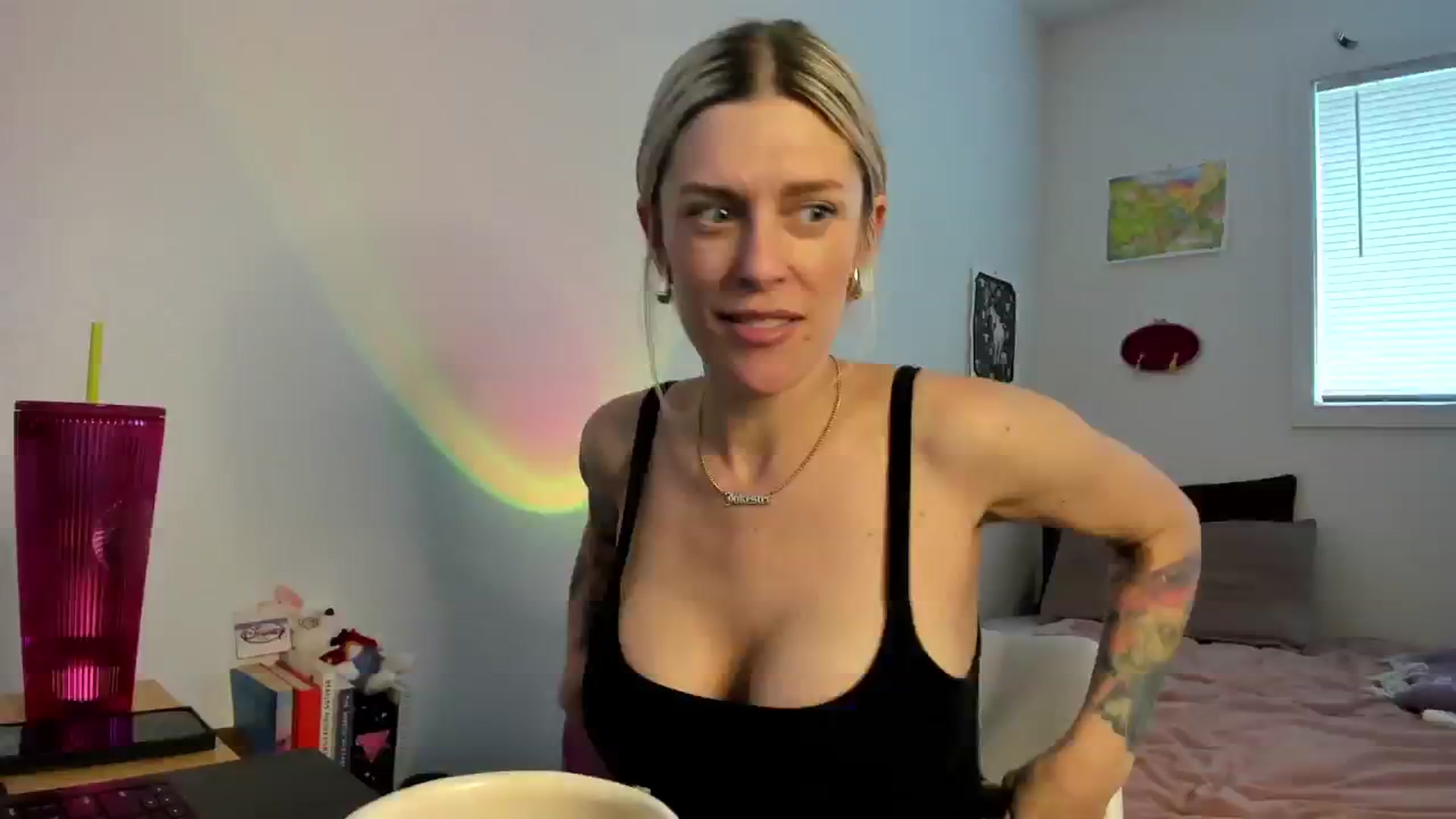 Gallery image thumbnail from Avery_Blake's myfreecams stream on, 04/21/2025, 23:02 image 13 of 20