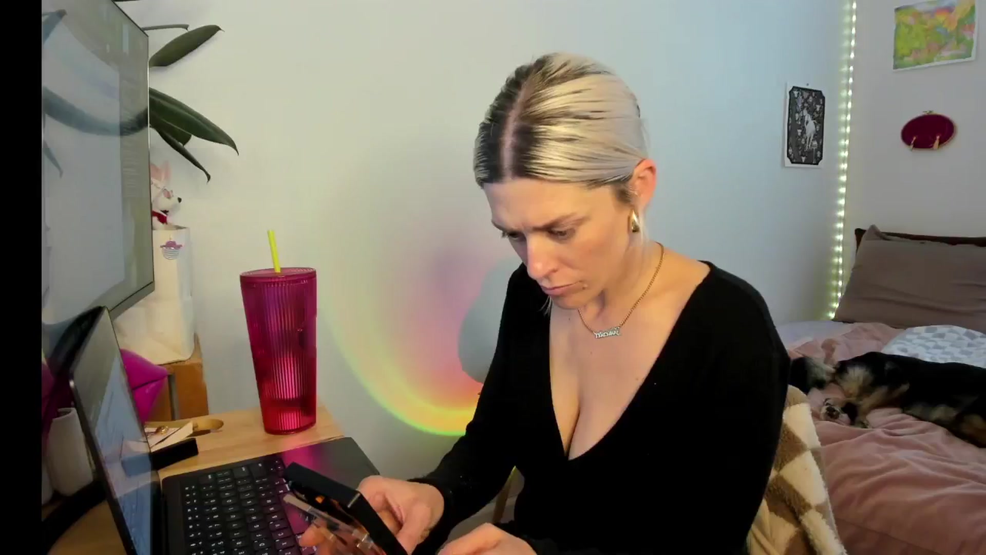Gallery image thumbnail from Avery_Blake's myfreecams stream on, 04/25/2025, 24:03 image 9 of 20