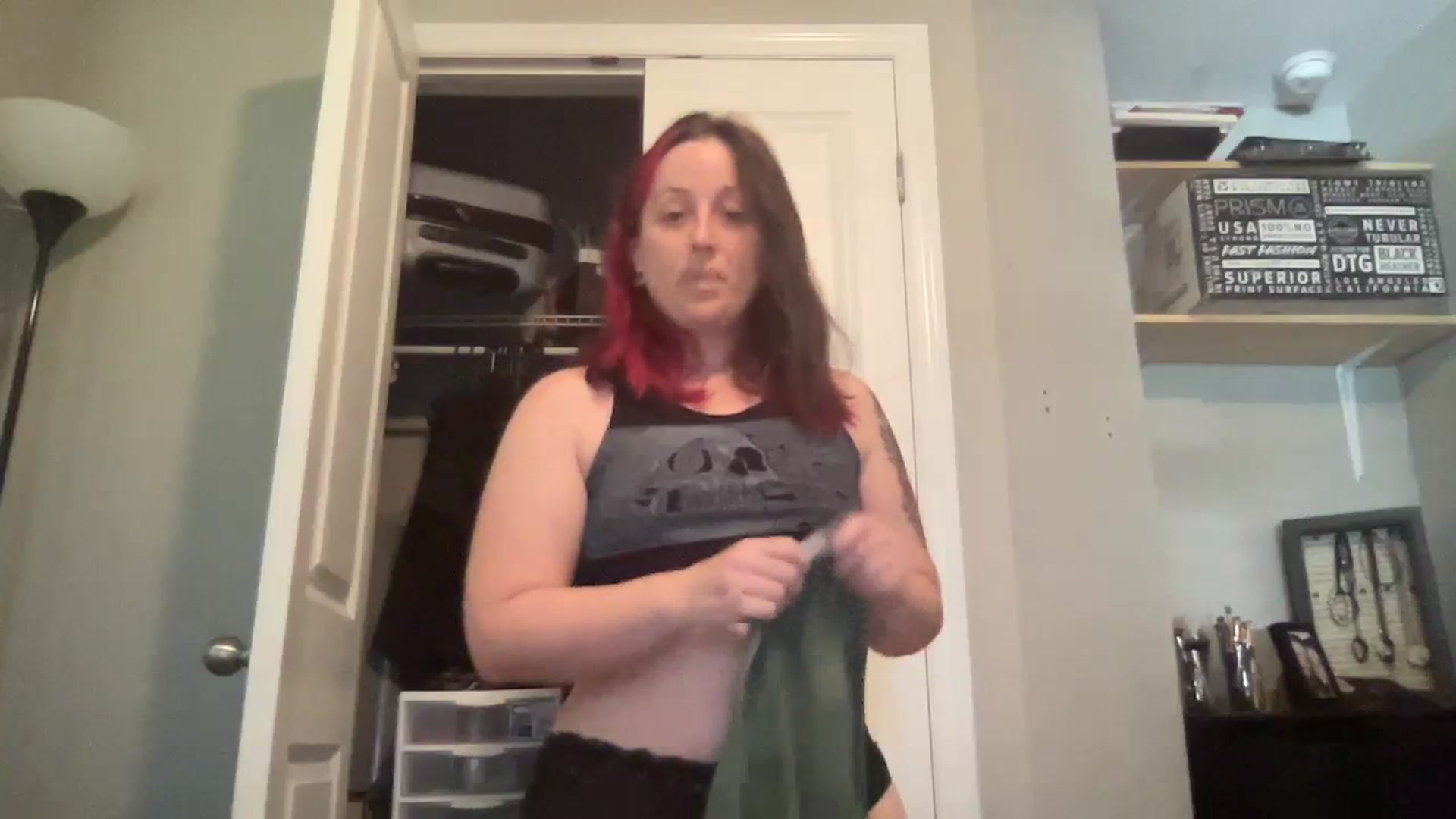 Gallery image thumbnail from Avery_Madison's myfreecams stream on, 10/21/2023, 14:45 image 4 of 20