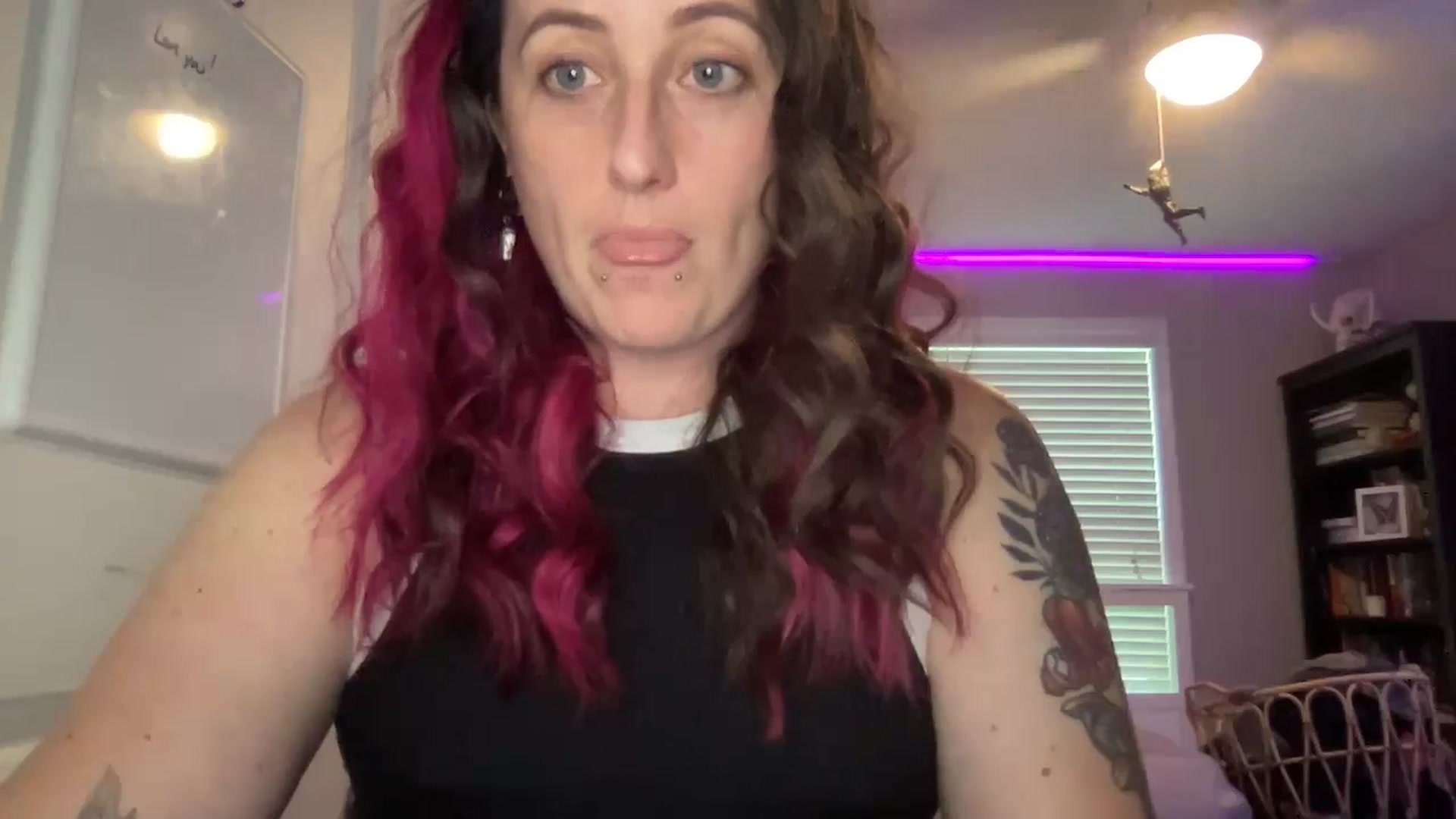 Gallery image thumbnail from Avery_Madison's myfreecams stream on, 07/31/2024, 14:02 image 16 of 20