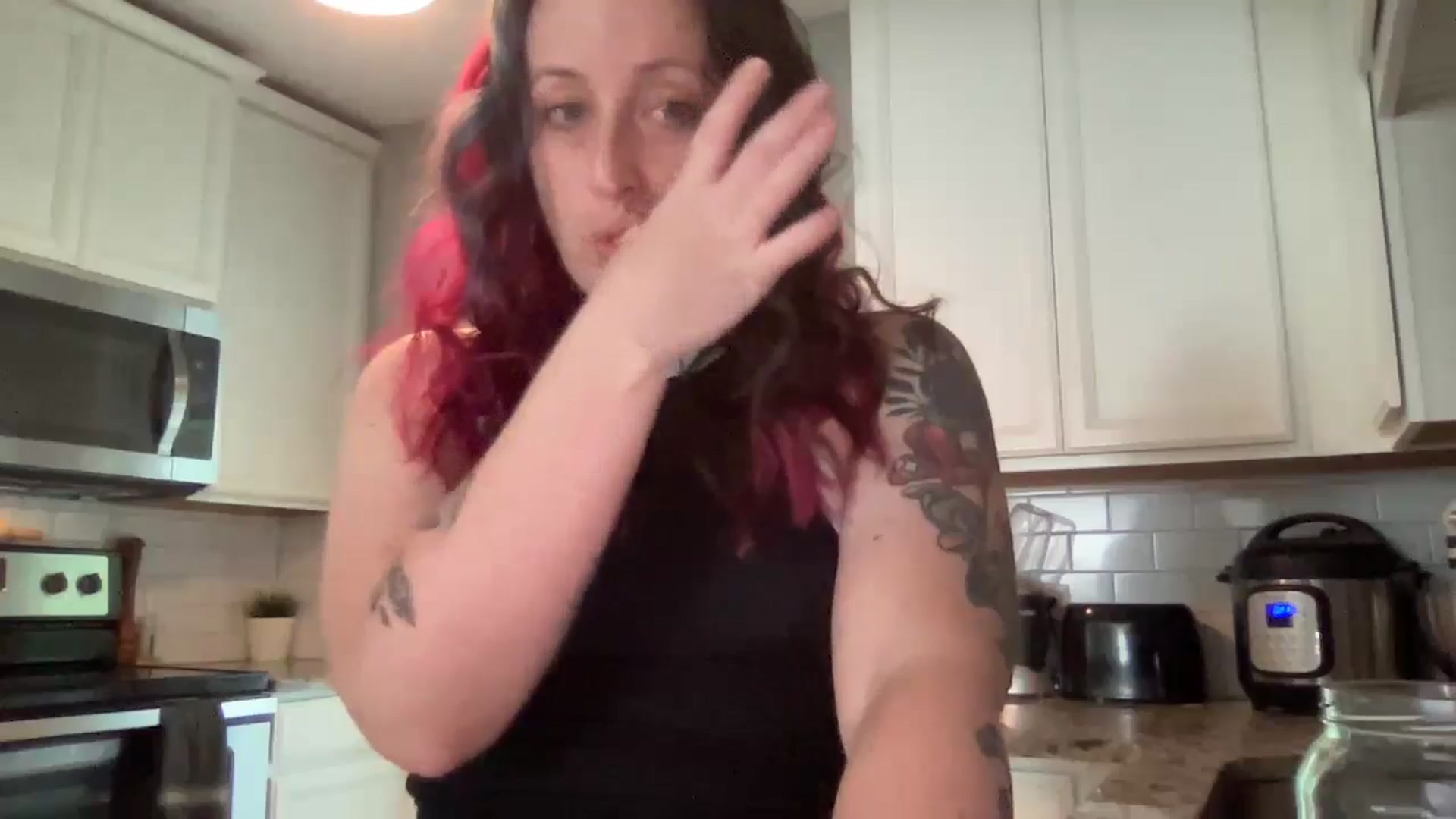 Gallery image thumbnail from Avery_Madison's myfreecams stream on, 07/31/2024, 14:02 image 10 of 20