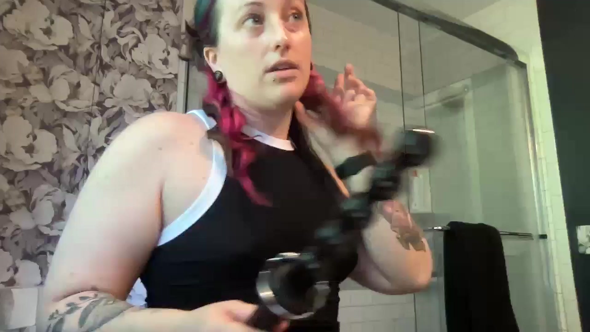 Gallery image thumbnail from Avery_Madison's myfreecams stream on, 08/02/2024, 12:53 image 9 of 20