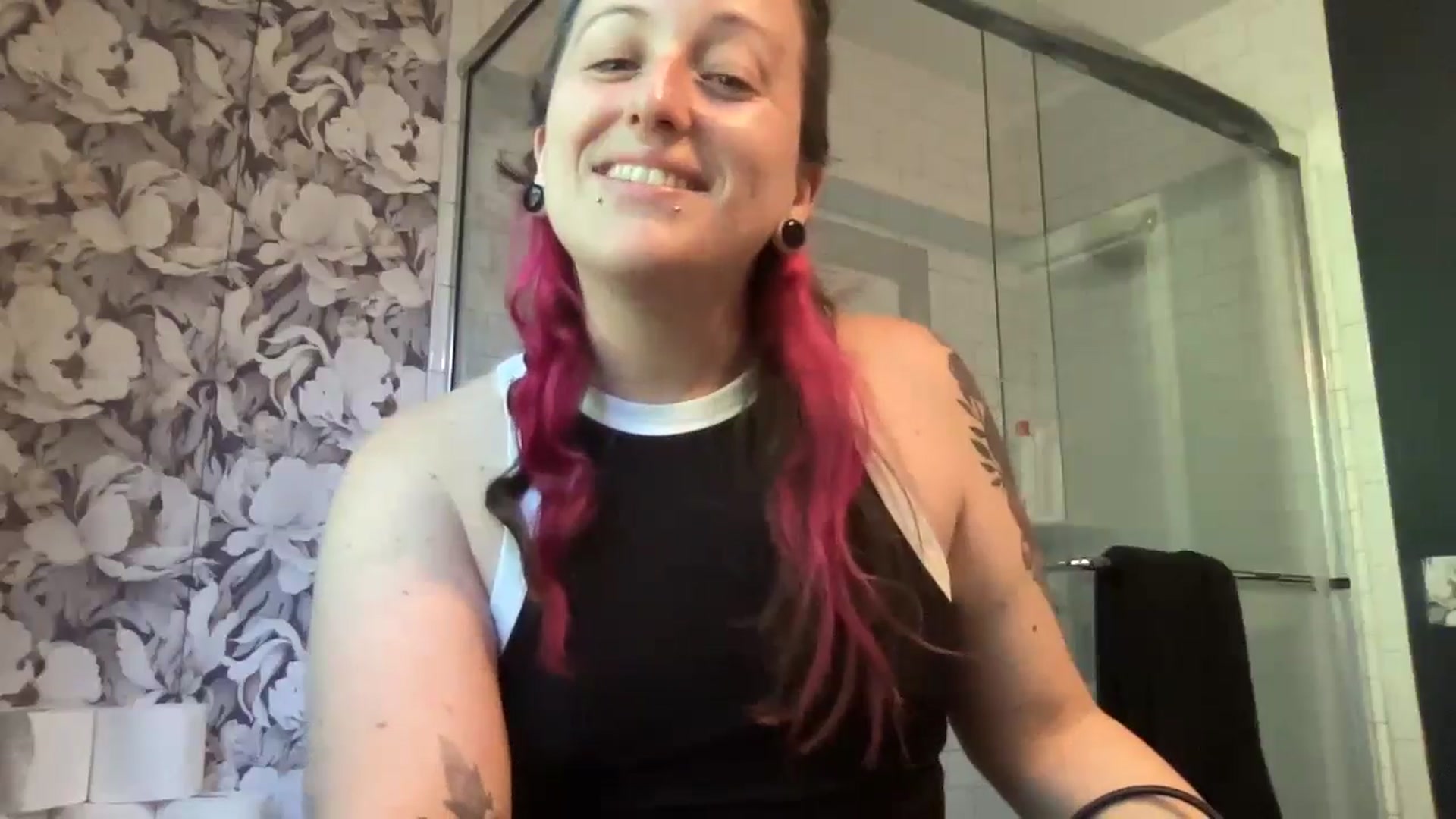 Gallery image thumbnail from Avery_Madison's myfreecams stream on, 08/02/2024, 12:53 image 8 of 20