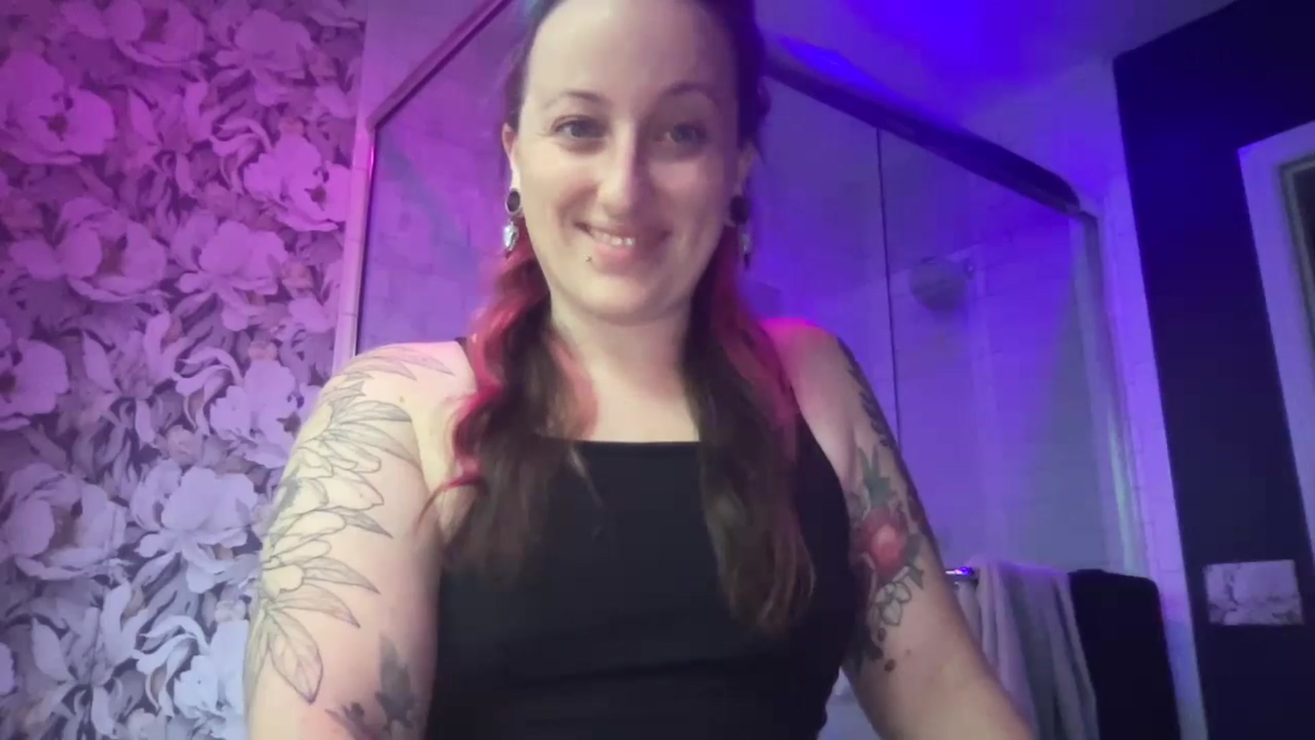 Gallery image thumbnail from Avery_Madison's myfreecams stream on, 09/05/2024, 13:00 image 3 of 20