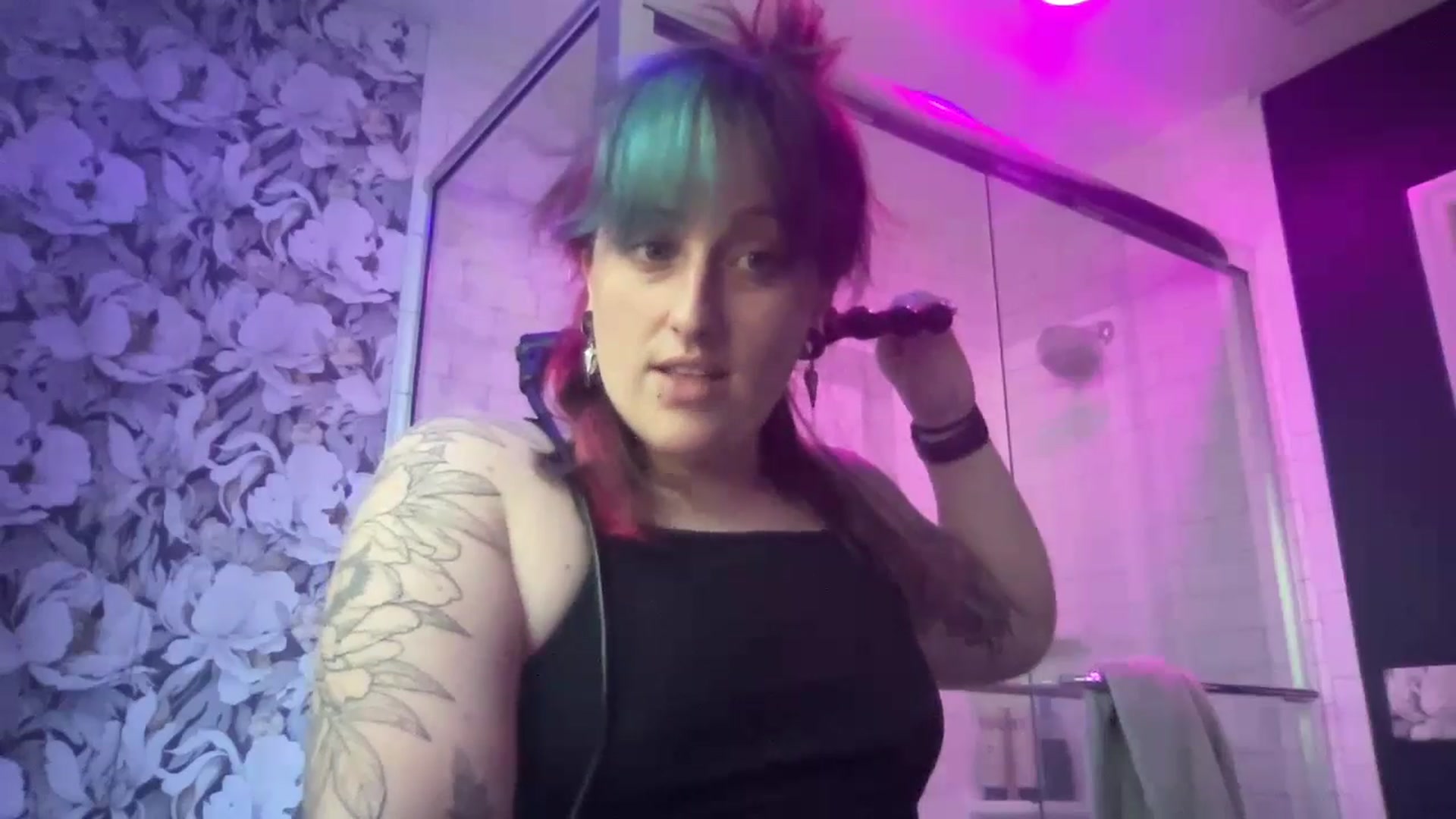 Gallery image thumbnail from Avery_Madison's myfreecams stream on, 09/23/2024, 15:06 image 4 of 20
