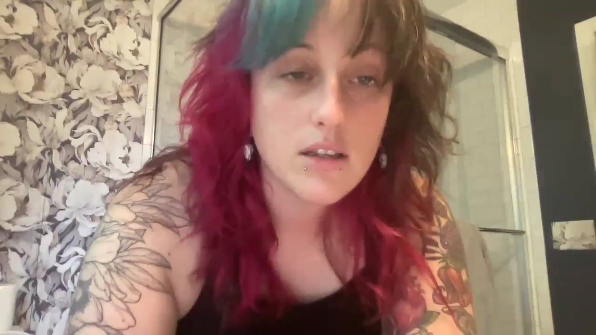 Gallery image thumbnail from Avery_Madison's myfreecams stream on, 09/23/2024, 15:06 image 1 of 20