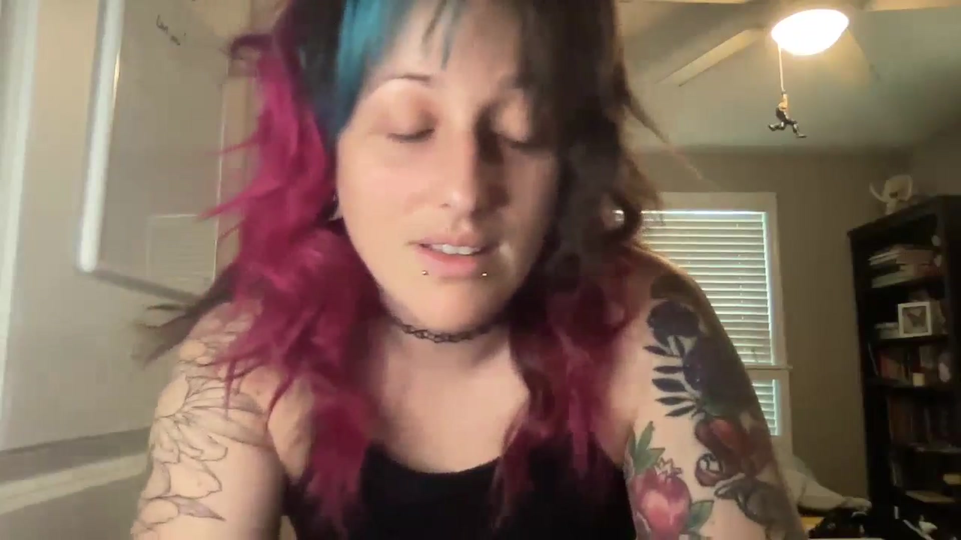 Gallery image thumbnail from Avery_Madison's myfreecams stream on, 10/03/2024, 13:23 image 8 of 20