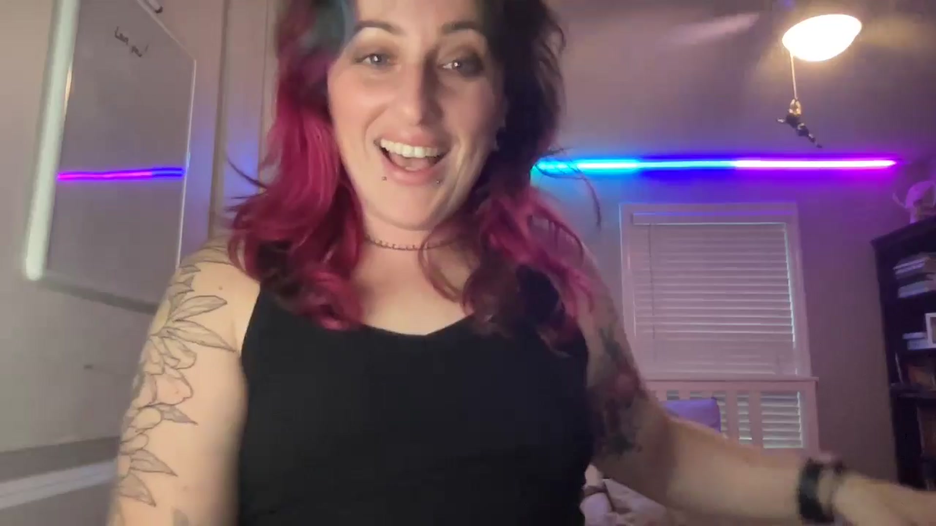 Gallery image thumbnail from Avery_Madison's myfreecams stream on, 10/10/2024, 14:19 image 5 of 20