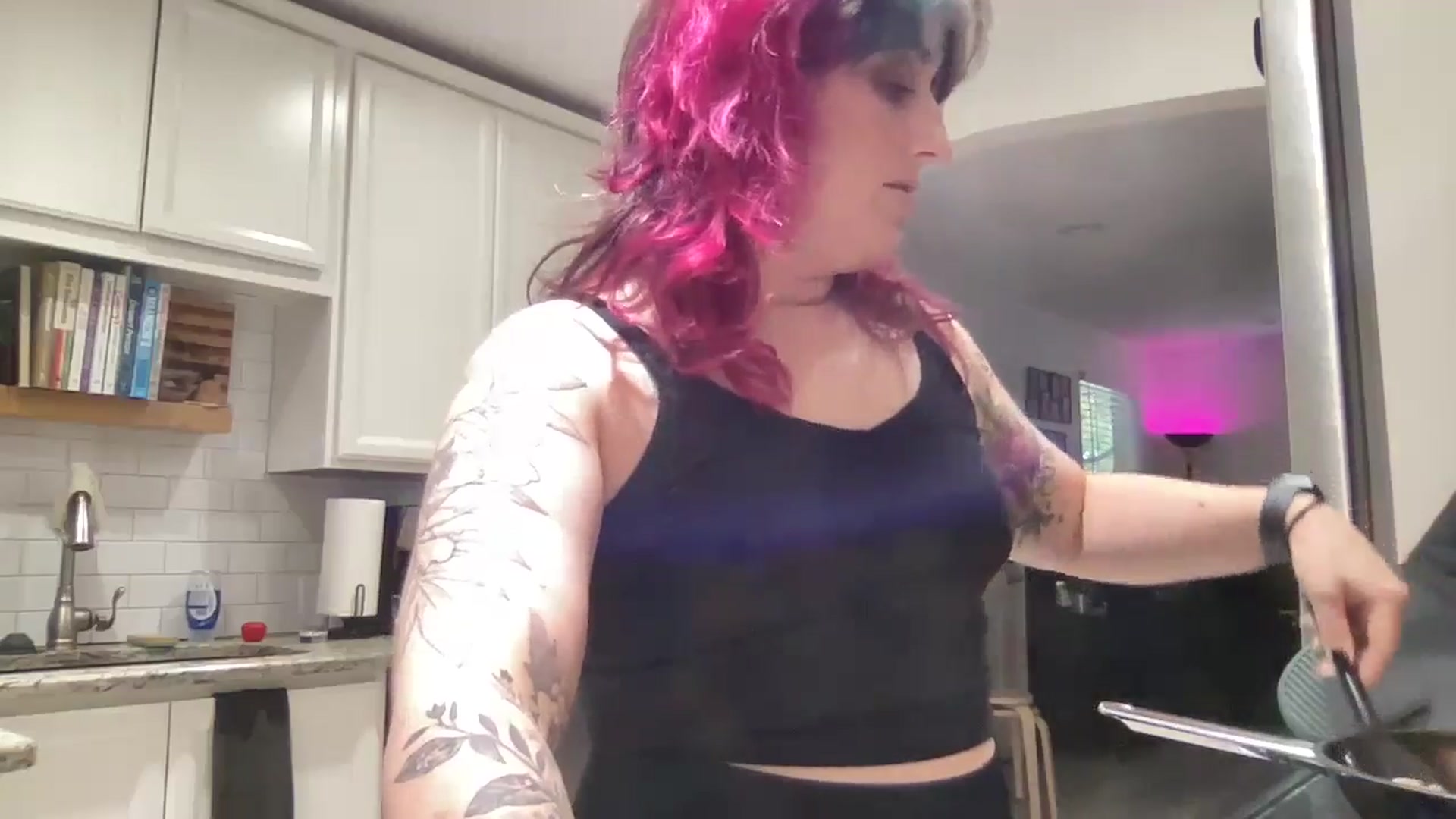 Gallery image thumbnail from Avery_Madison's myfreecams stream on, 10/10/2024, 14:19 image 19 of 20