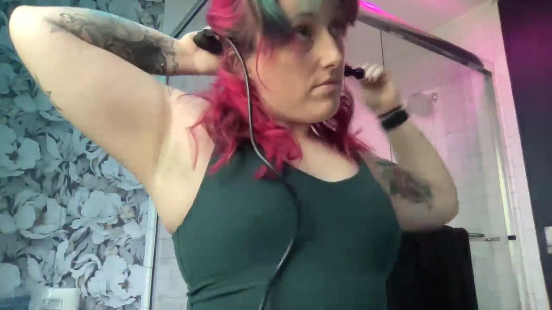 Gallery image thumbnail from Avery_Madison's myfreecams stream on, 10/11/2024, 15:10 image 8 of 20