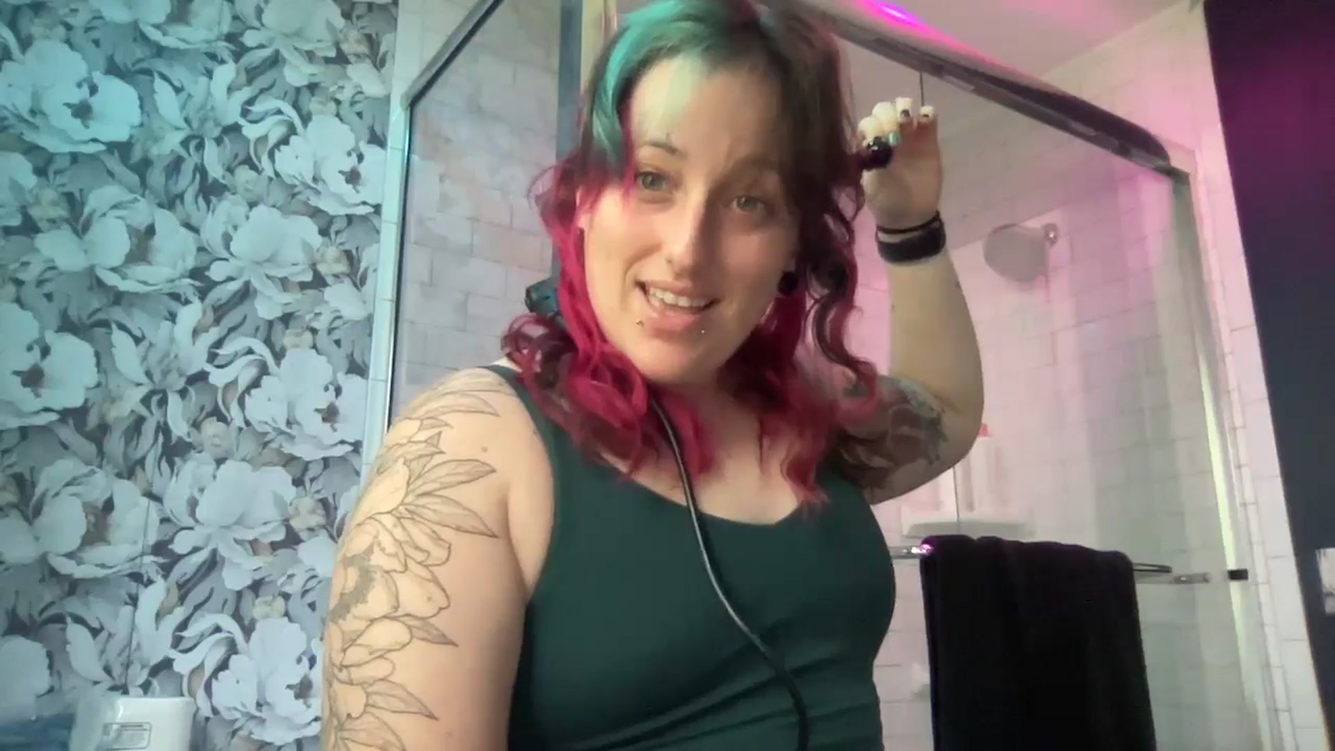 Gallery image thumbnail from Avery_Madison's myfreecams stream on, 10/11/2024, 15:10 image 7 of 20