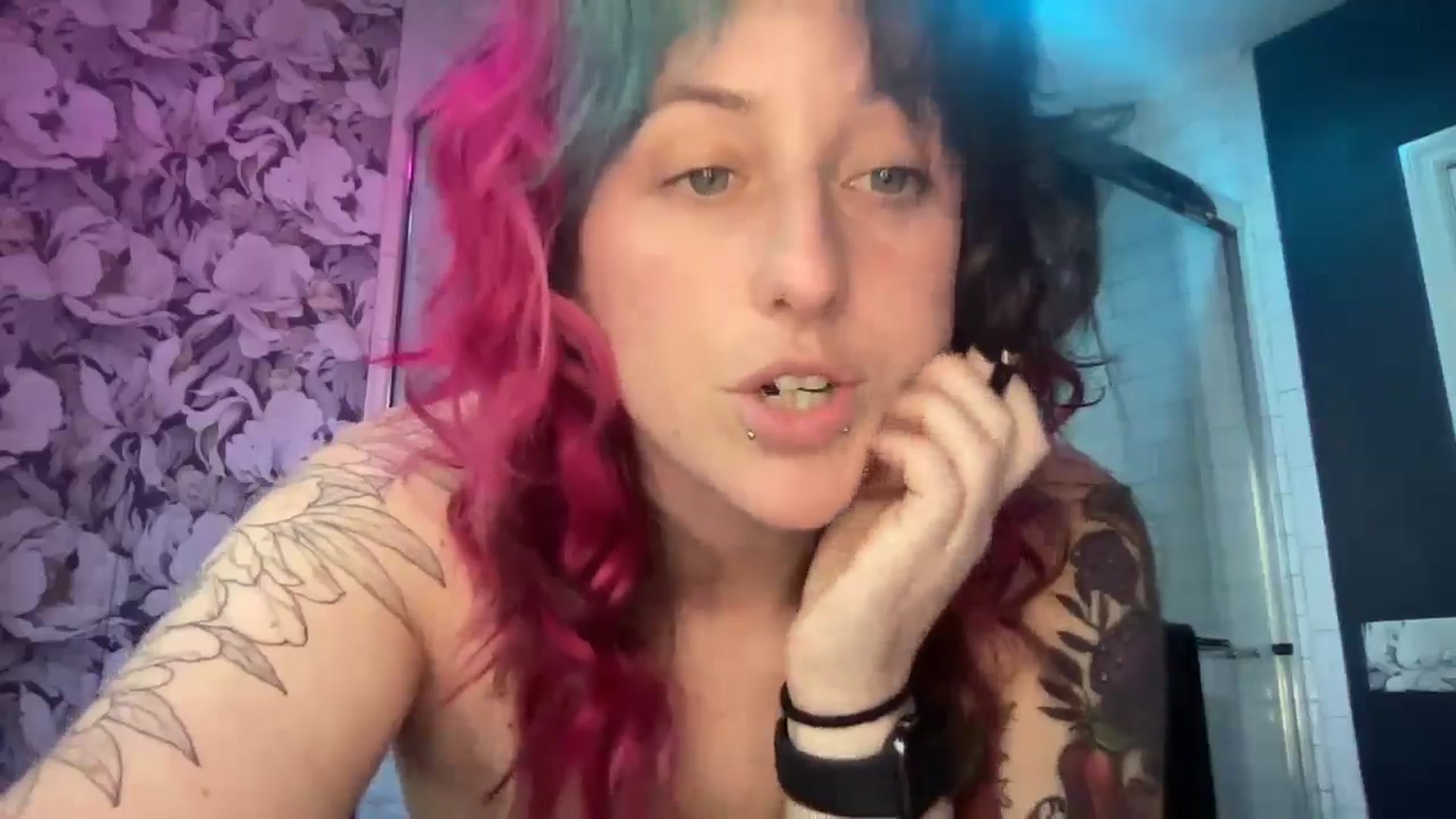 Gallery image thumbnail from Avery_Madison's myfreecams stream on, 11/26/2024, 14:42 image 13 of 20