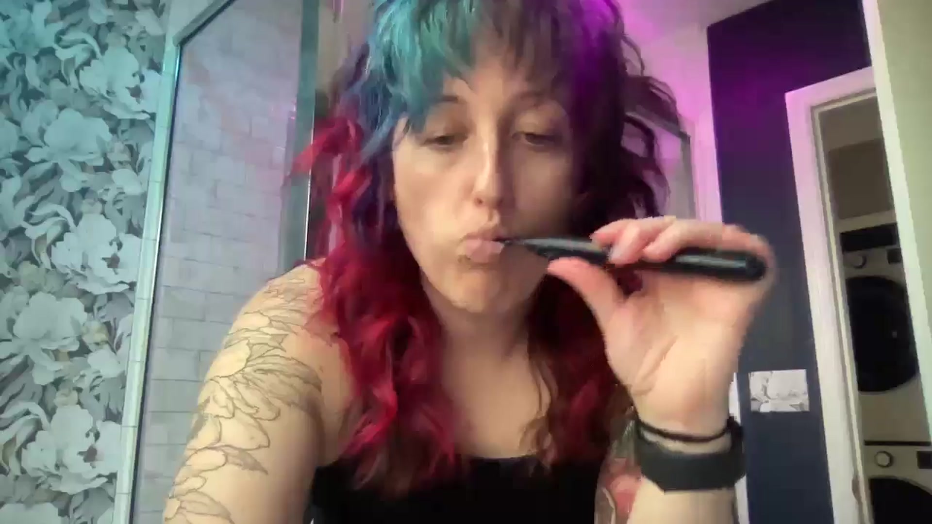 Gallery image thumbnail from Avery_Madison's myfreecams stream on, 12/31/2024, 15:10 image 10 of 20