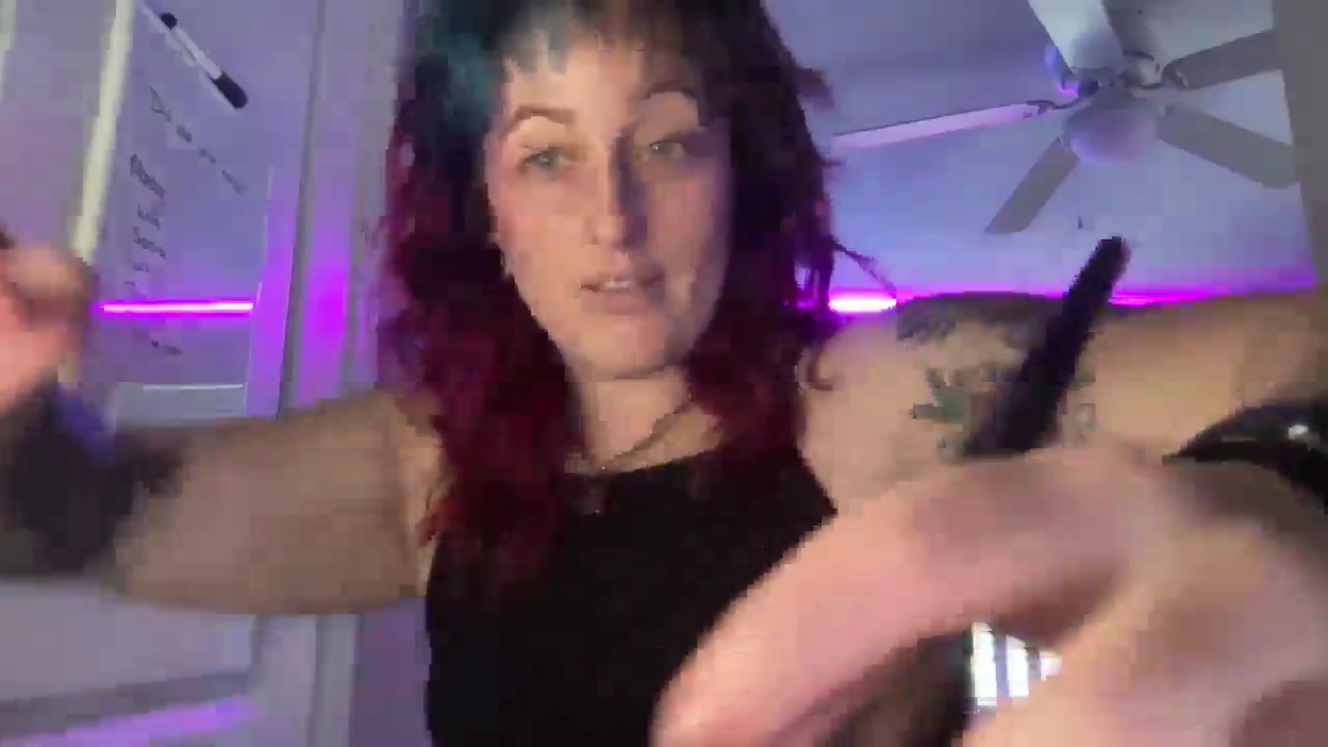 Gallery image thumbnail from Avery_Madison's myfreecams stream on, 12/31/2024, 15:10 image 18 of 20