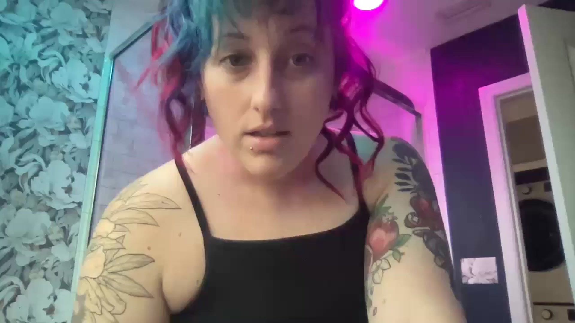 Gallery image thumbnail from Avery_Madison's myfreecams stream on, 12/31/2024, 15:10 image 5 of 20