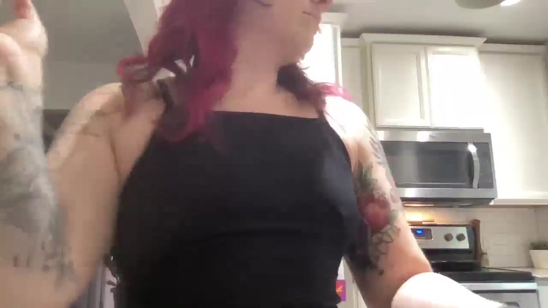 Gallery image thumbnail from Avery_Madison's myfreecams stream on, 01/14/2025, 14:52 image 10 of 20