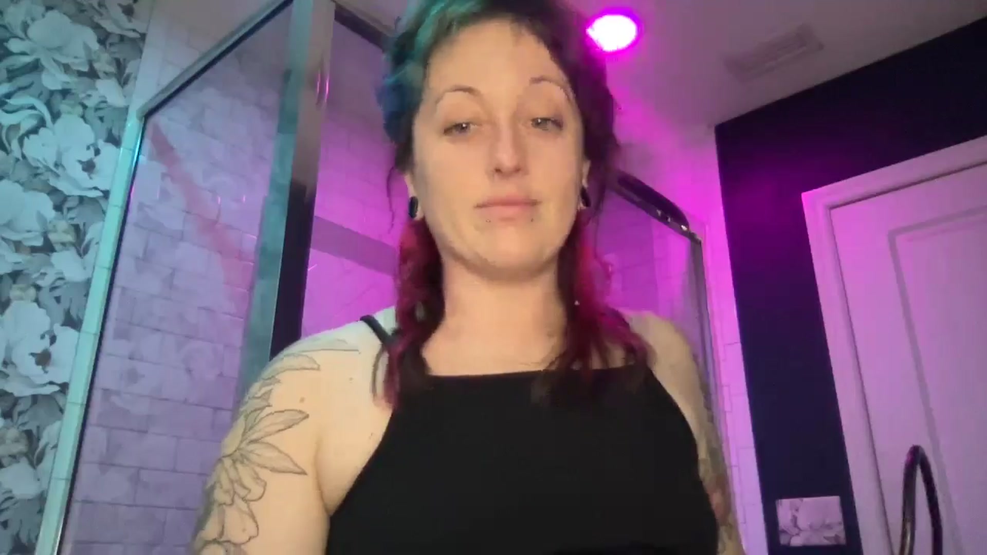 Gallery image thumbnail from Avery_Madison's myfreecams stream on, 01/16/2025, 13:43 image 3 of 20
