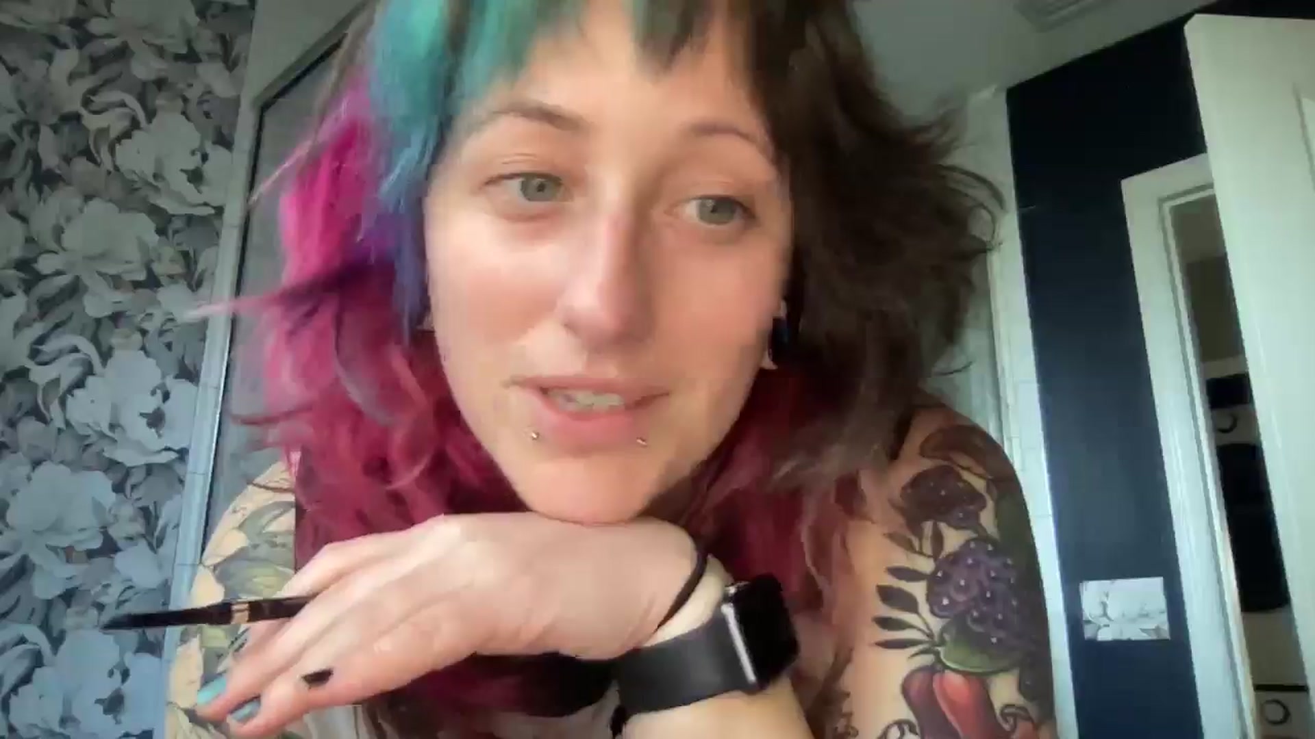 Gallery image thumbnail from Avery_Madison's myfreecams stream on, 02/18/2025, 14:22 image 3 of 20