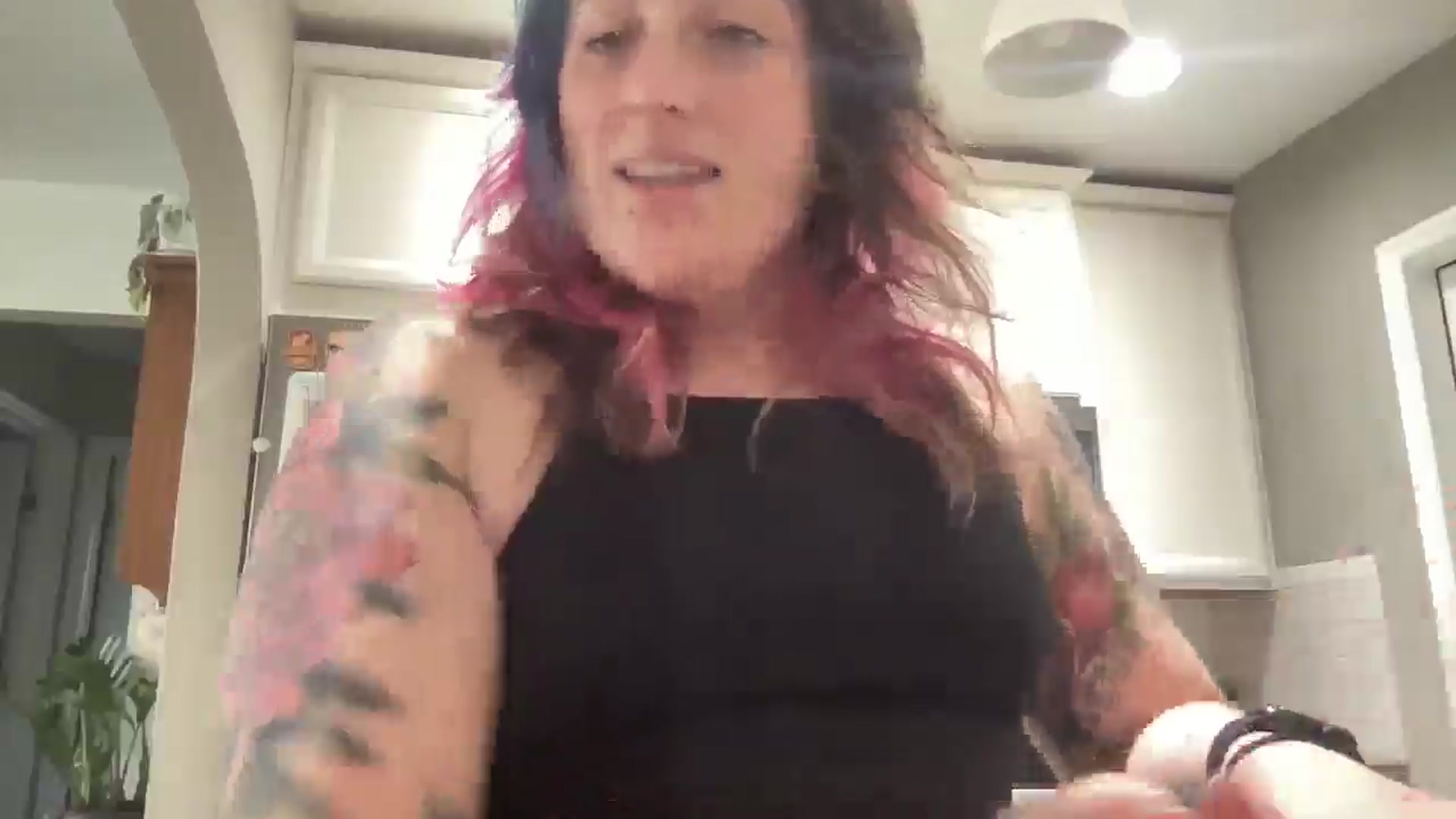 Gallery image thumbnail from Avery_Madison's myfreecams stream on, 04/21/2025, 14:31 image 6 of 20